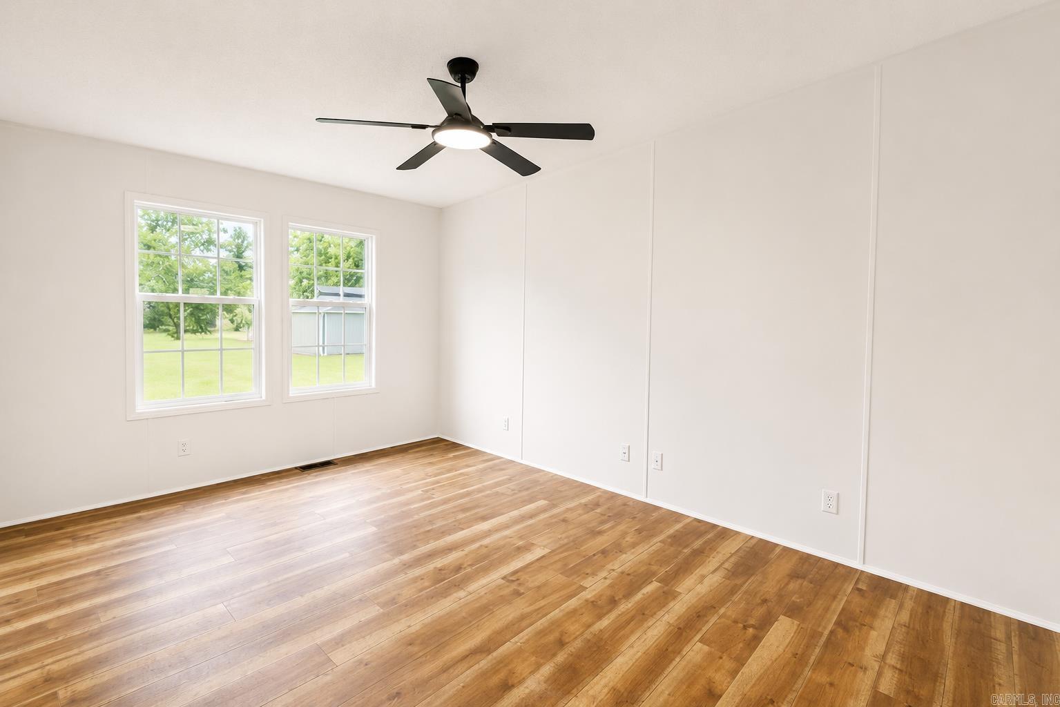 1511 Budwood Ave Property Photo 17
