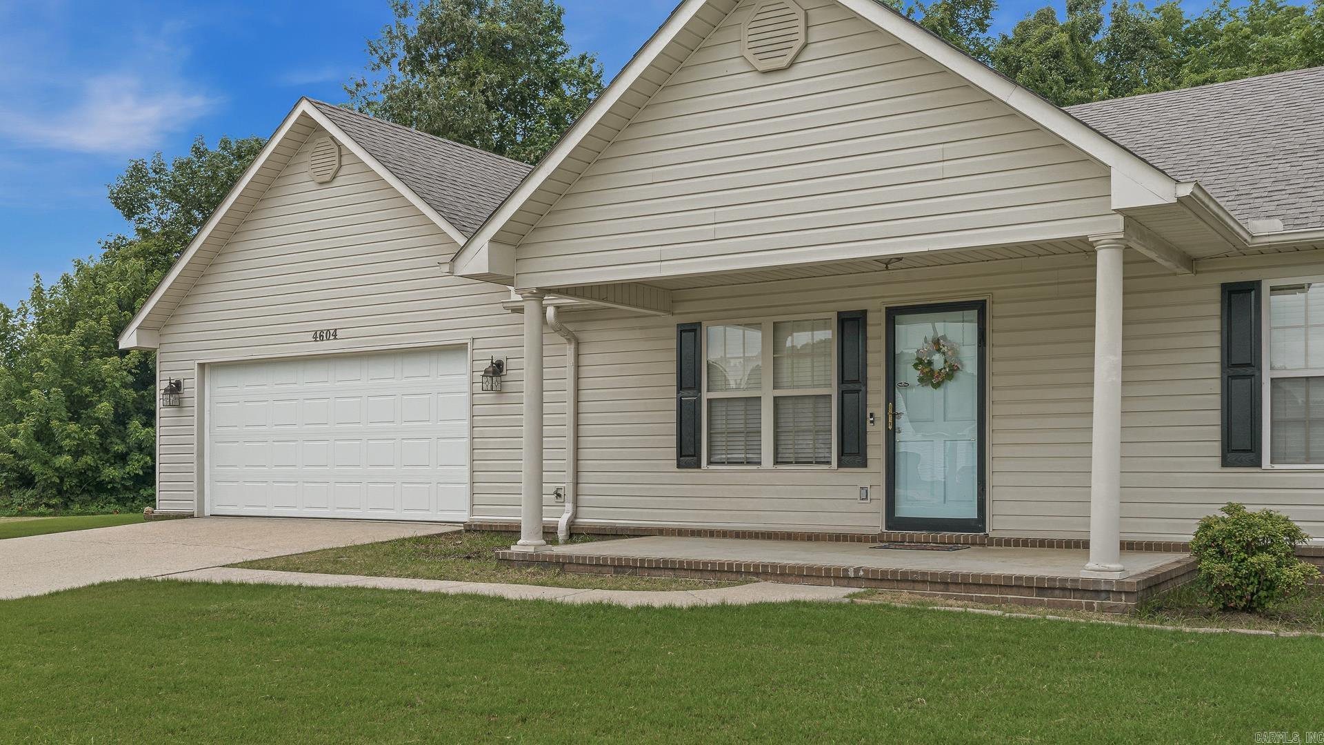4604 Gregory Cove Property Photo 2