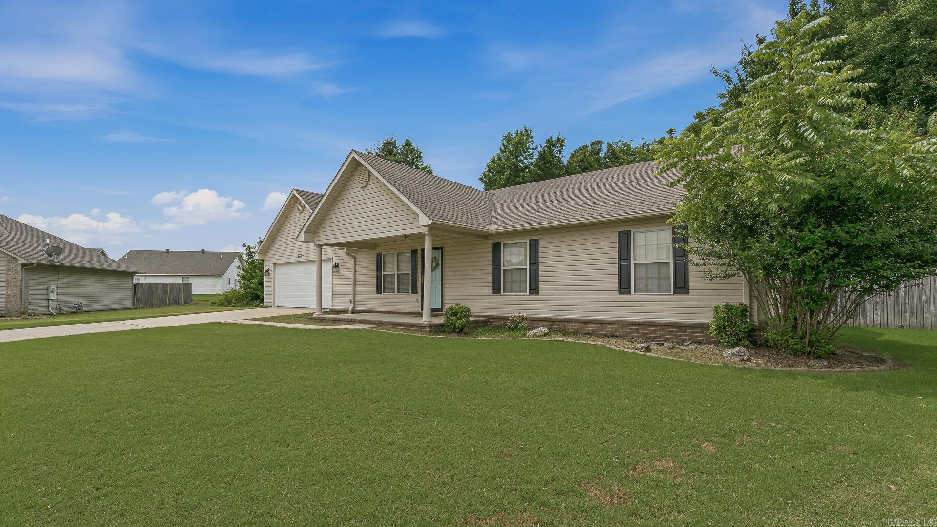 4604 Gregory Cove Property Photo 3
