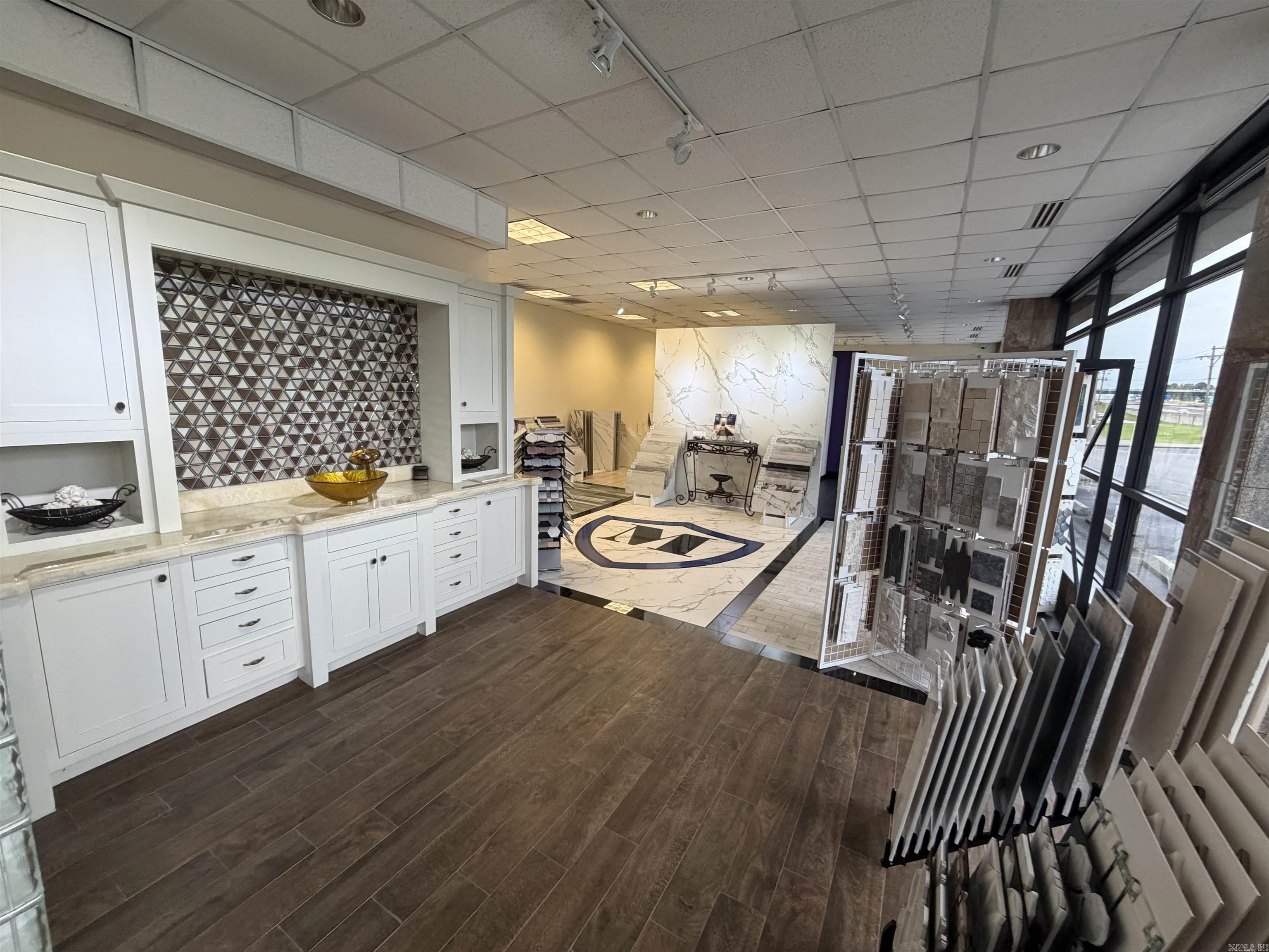 18525 Interstate 30 Property Photo 12