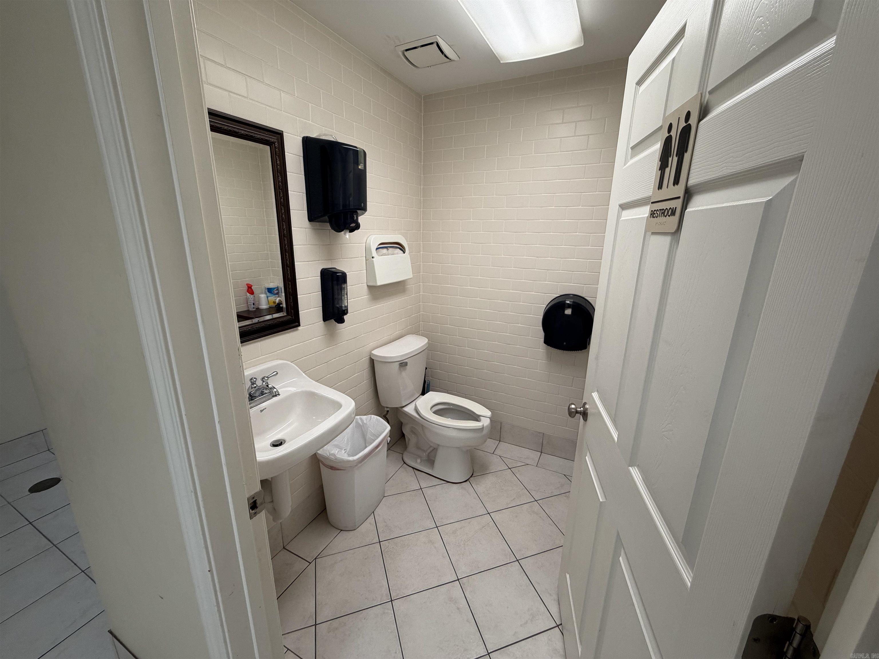 18525 Interstate 30 Property Photo 42