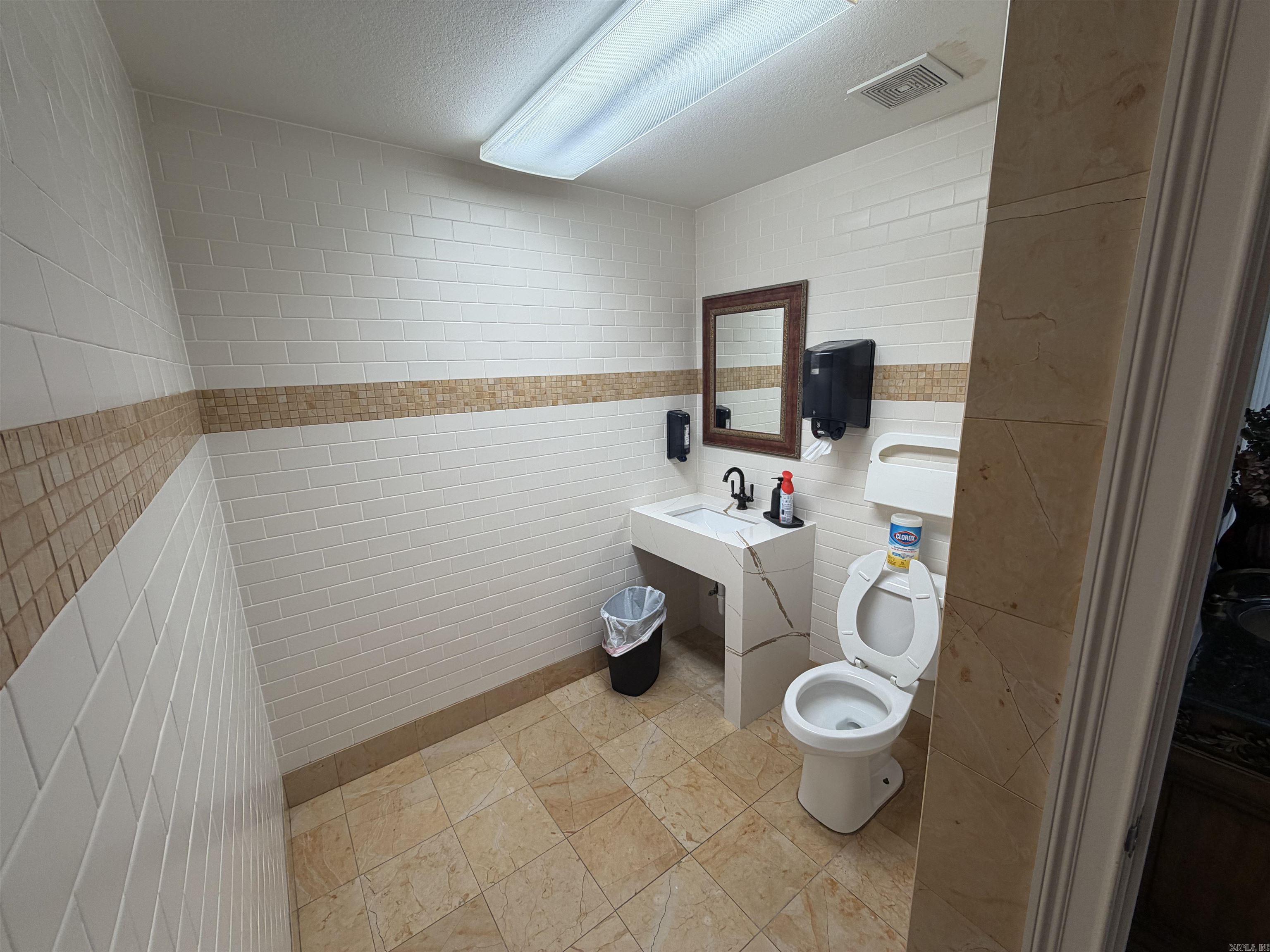 18525 Interstate 30 Property Photo 43