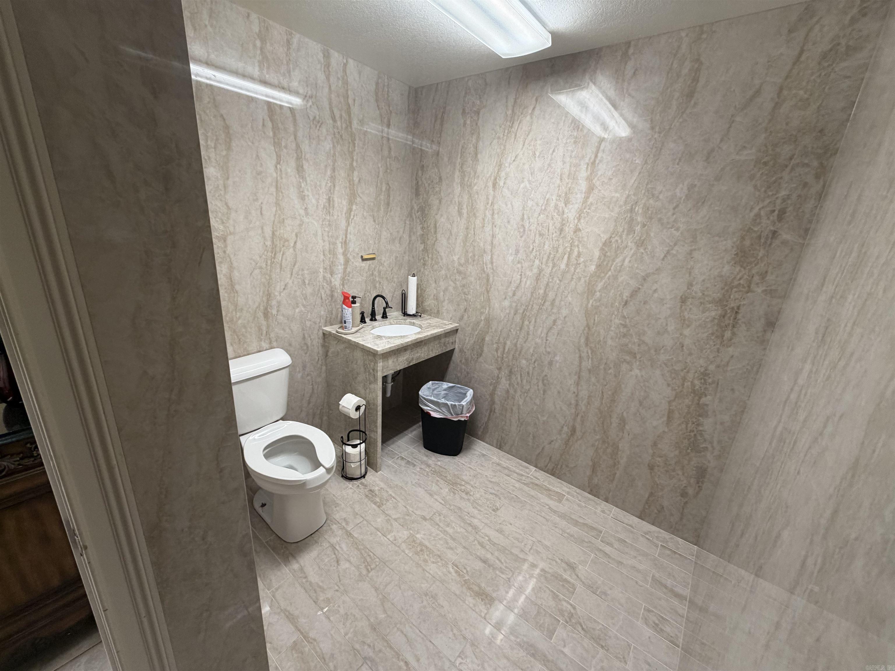 18525 Interstate 30 Property Photo 44