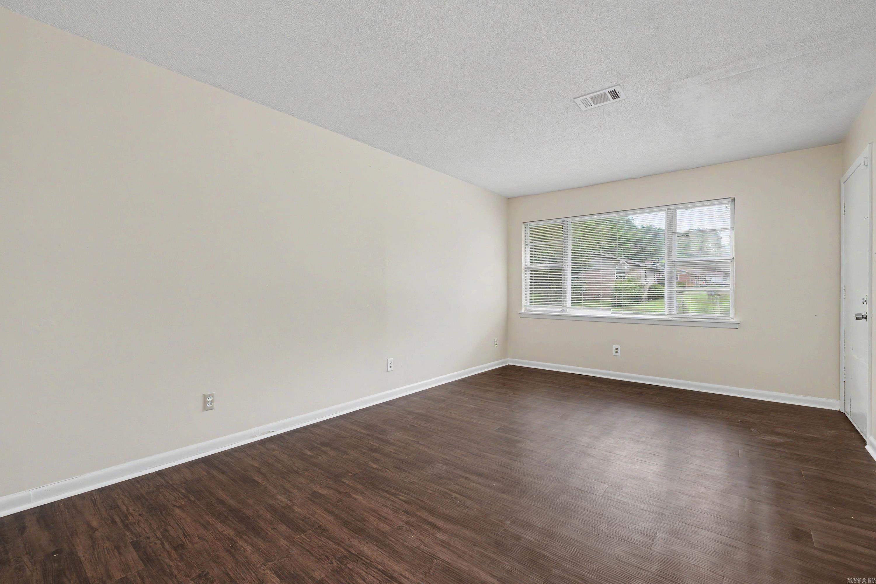 5601 Bliss Circle Property Photo 6