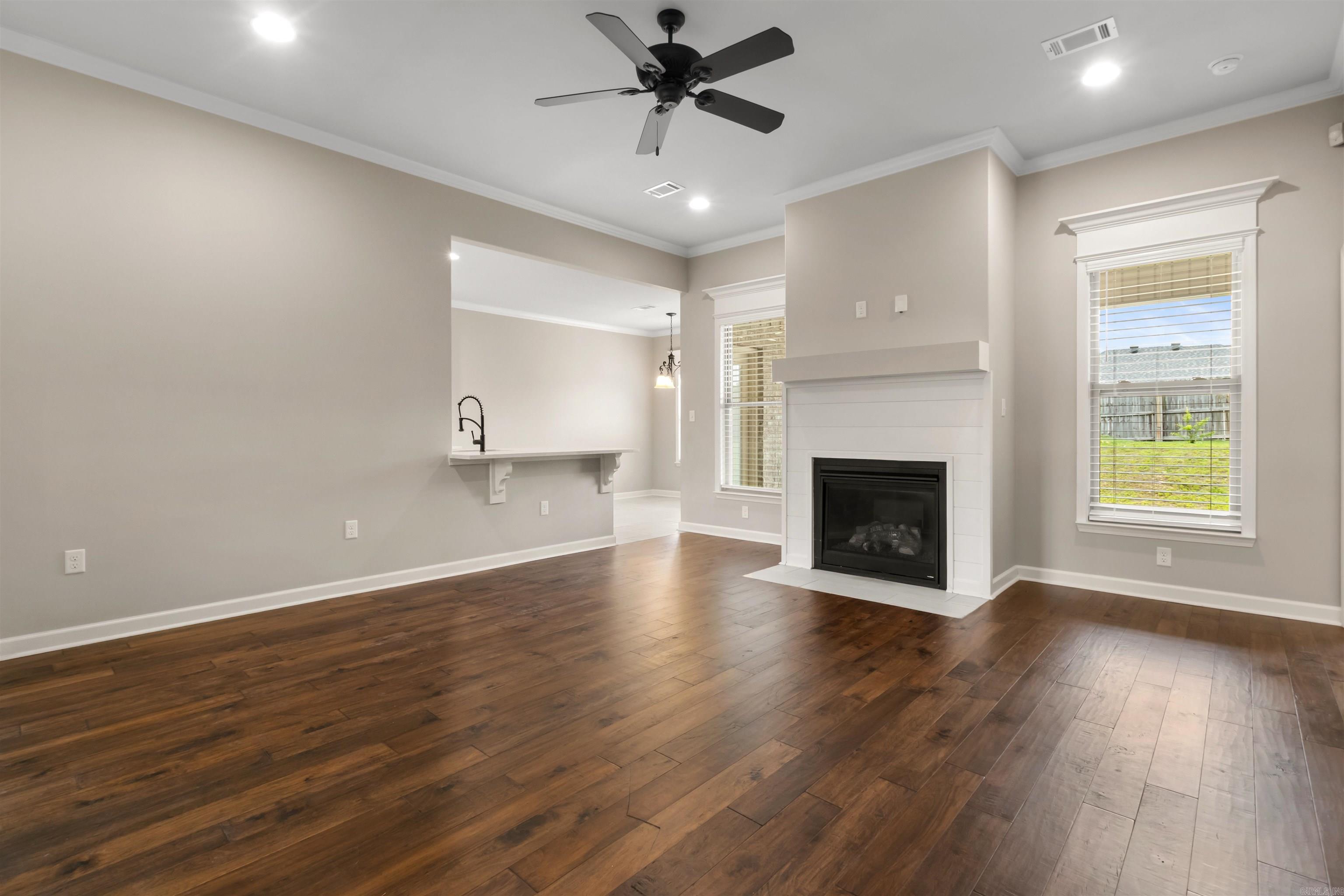 102 Sanibel Circle Property Photo 2