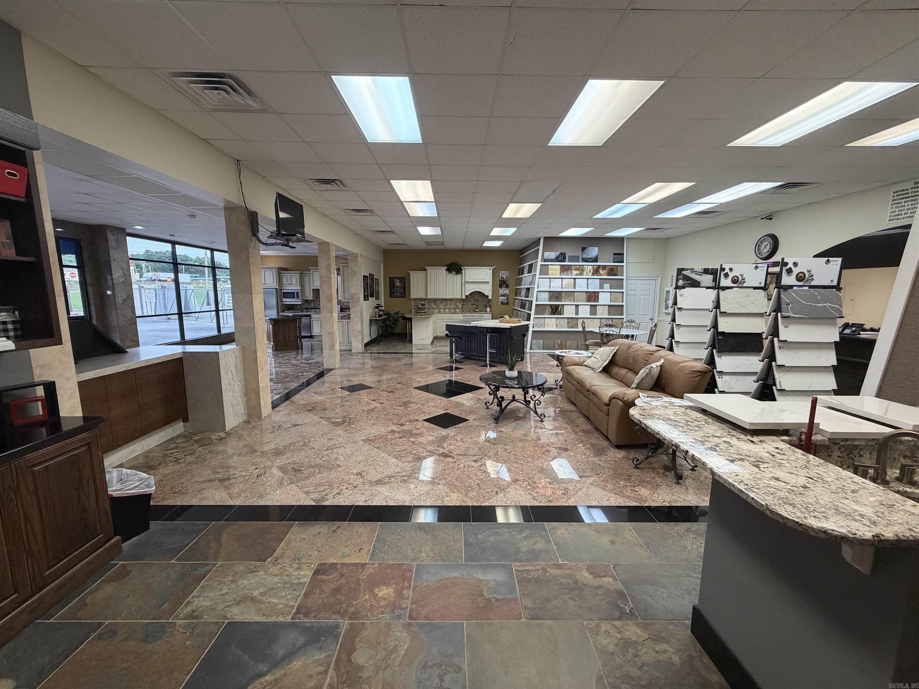 18525 Interstate 30 Property Photo 11