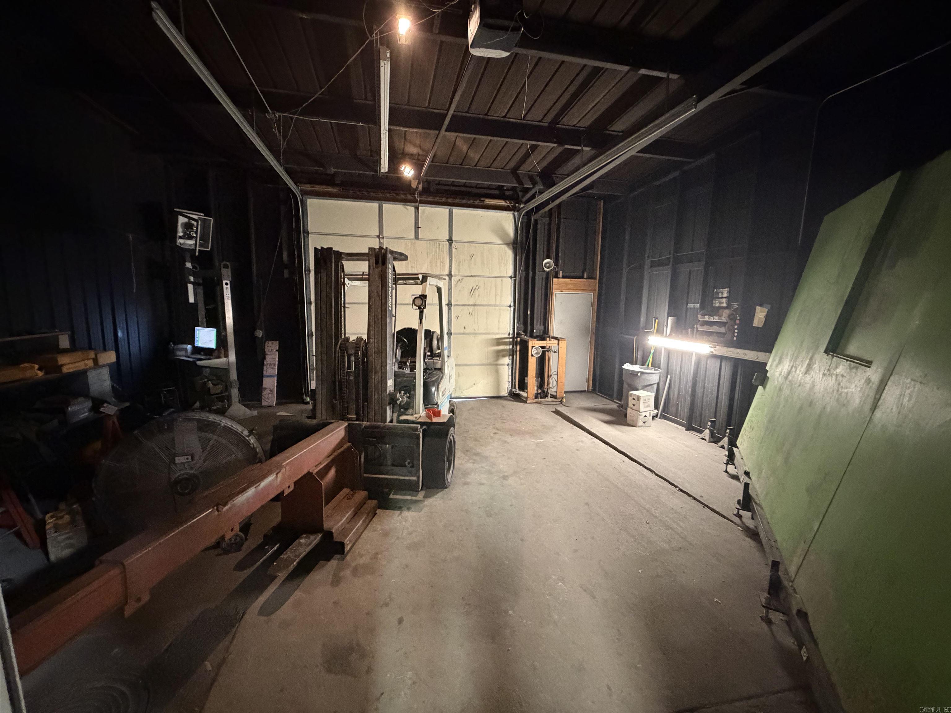 18525 Interstate 30 Property Photo 38