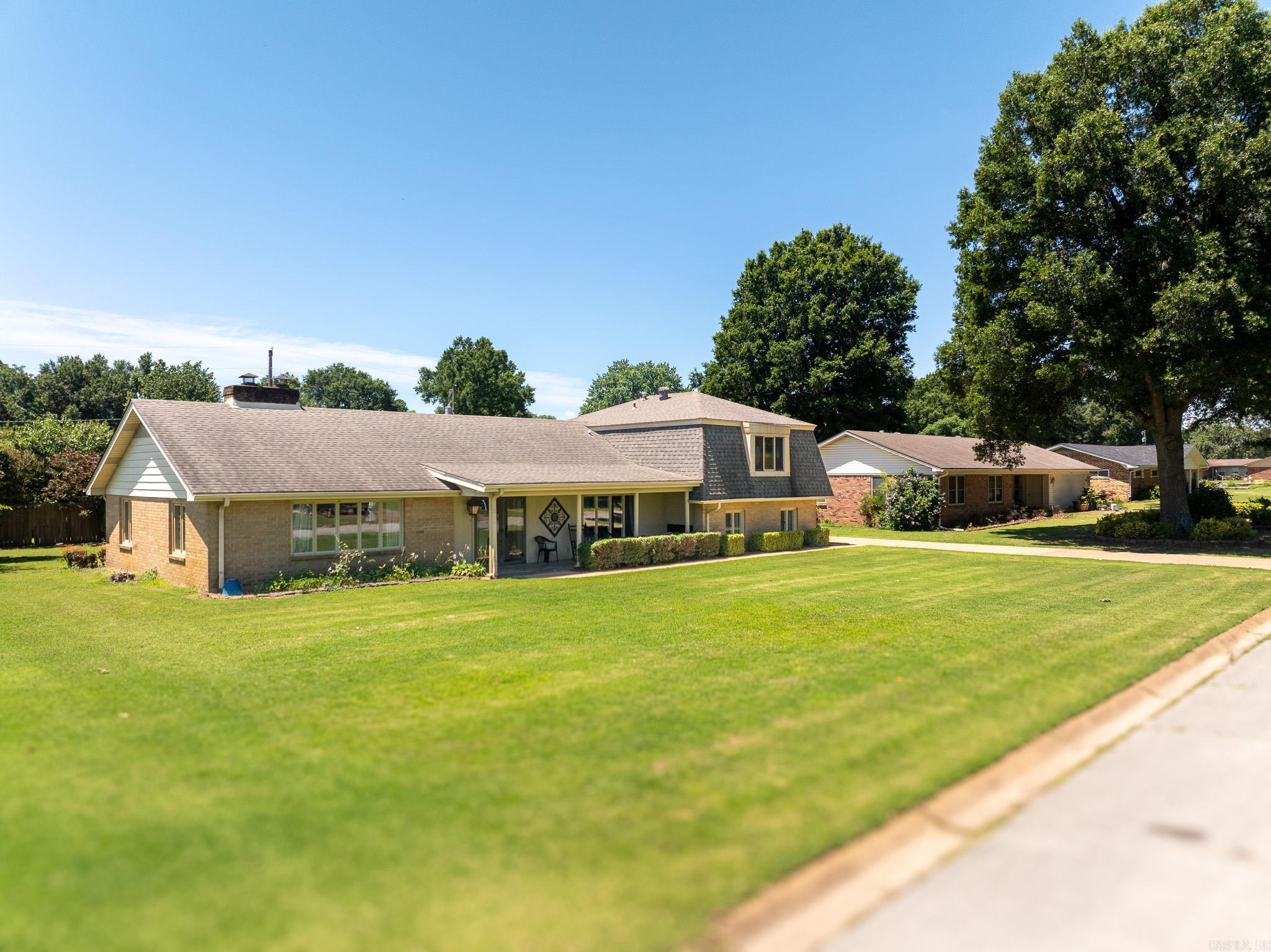 2712 Mimosa Drive Property Photo 6