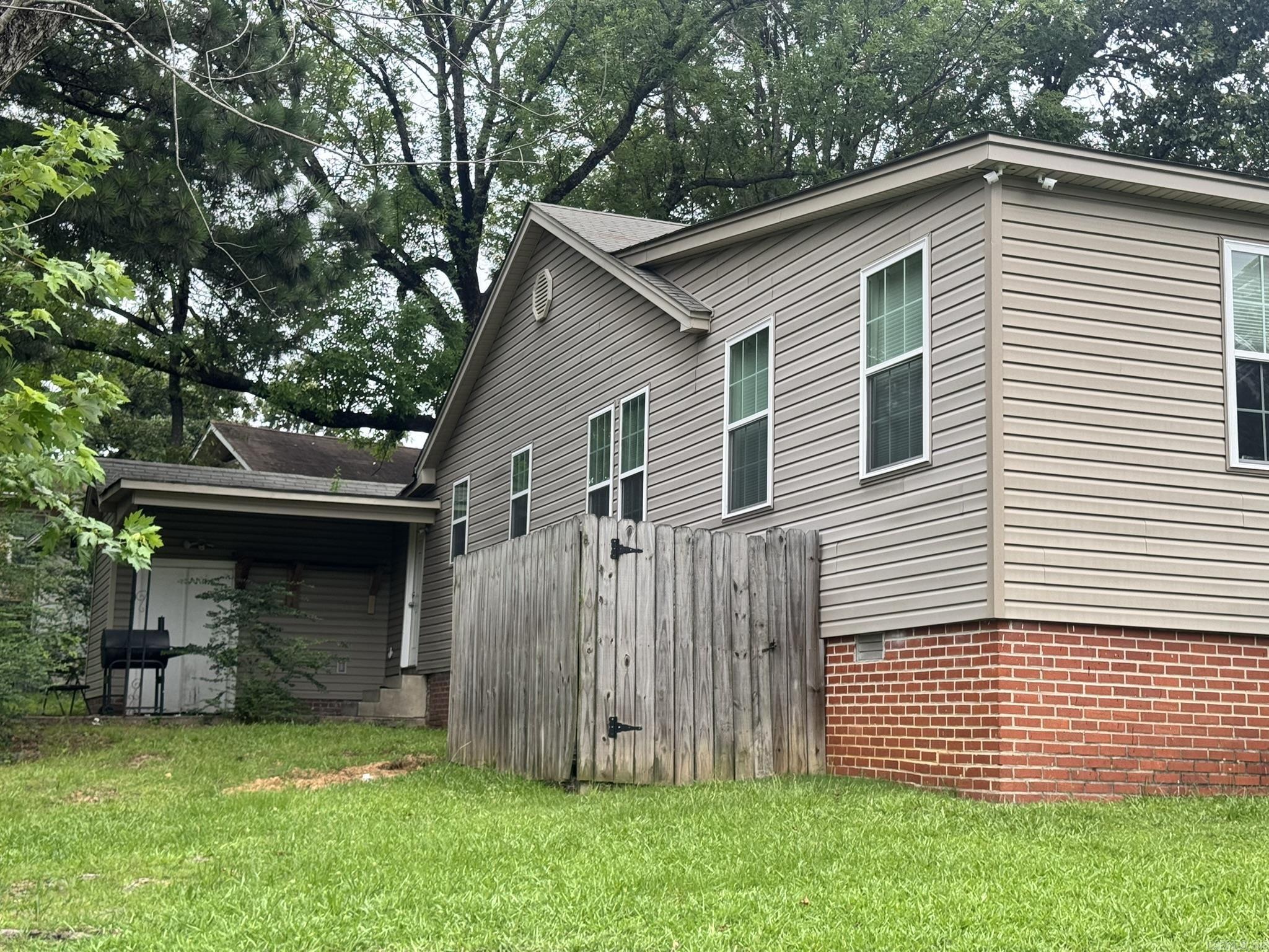 1510 Parkway Drive Property Photo 3