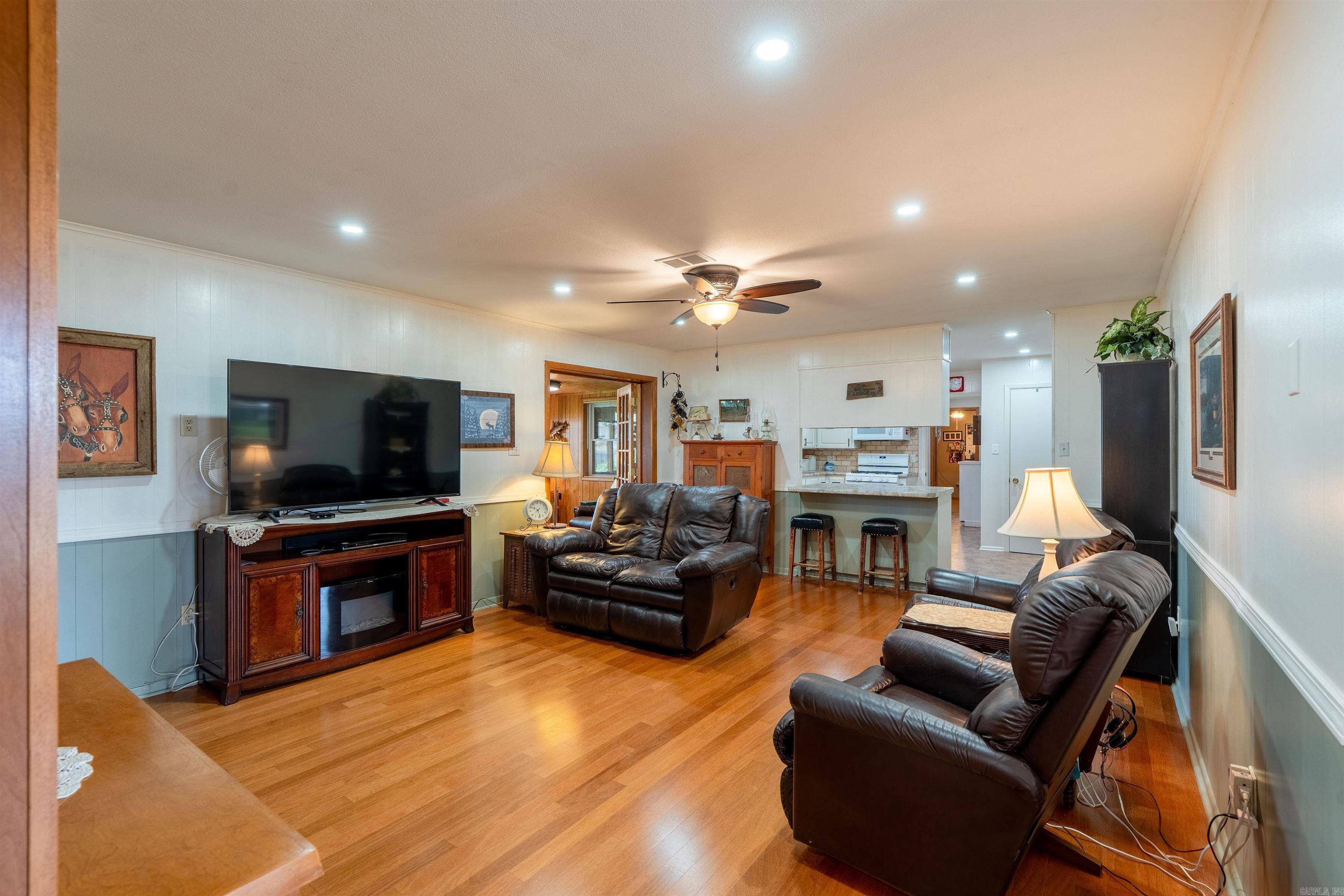 300 Lohawk Property Photo 4