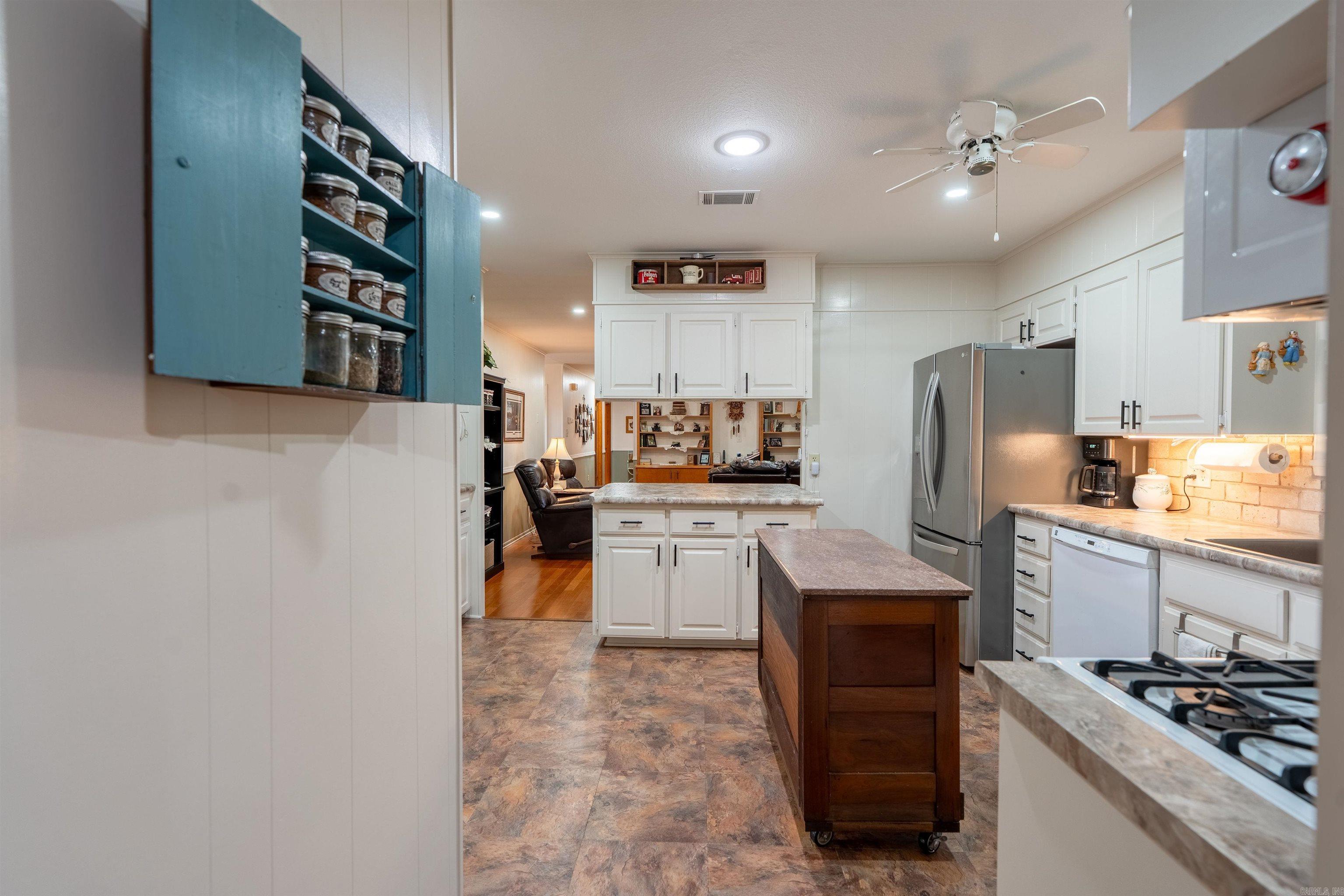 300 Lohawk Property Photo 13