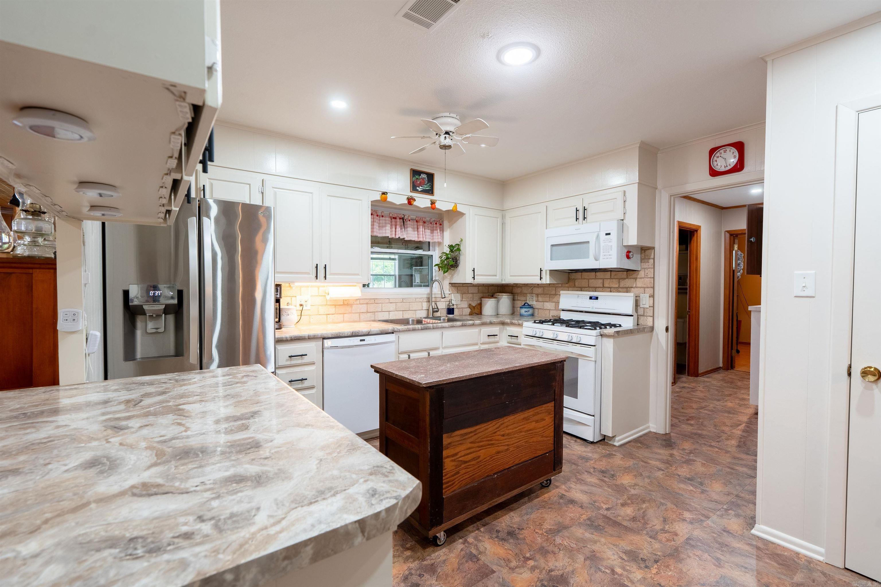 300 Lohawk Property Photo 15