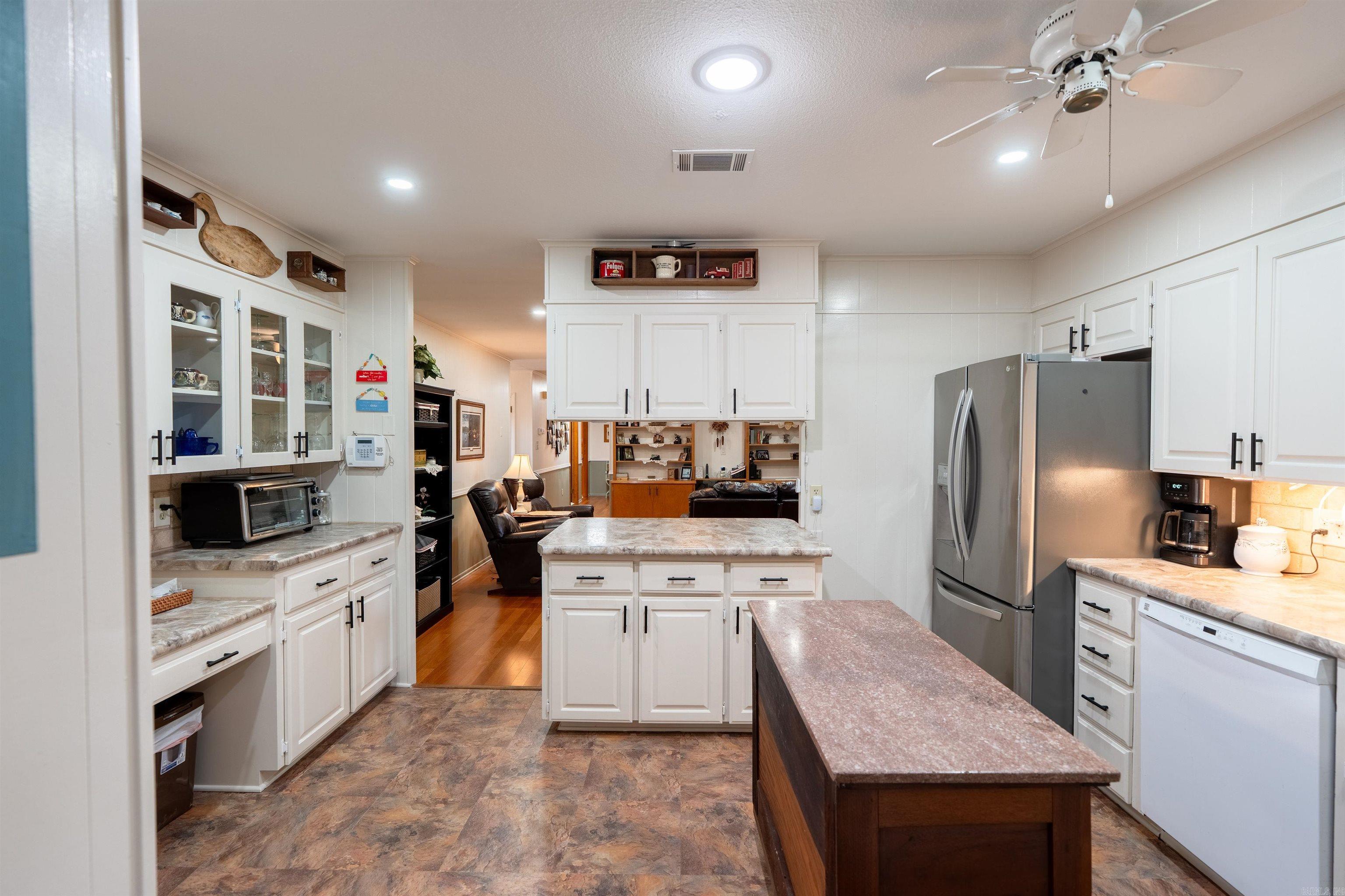 300 Lohawk Property Photo 16