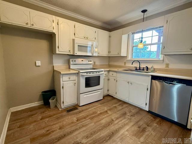 305 Vine Property Photo 14