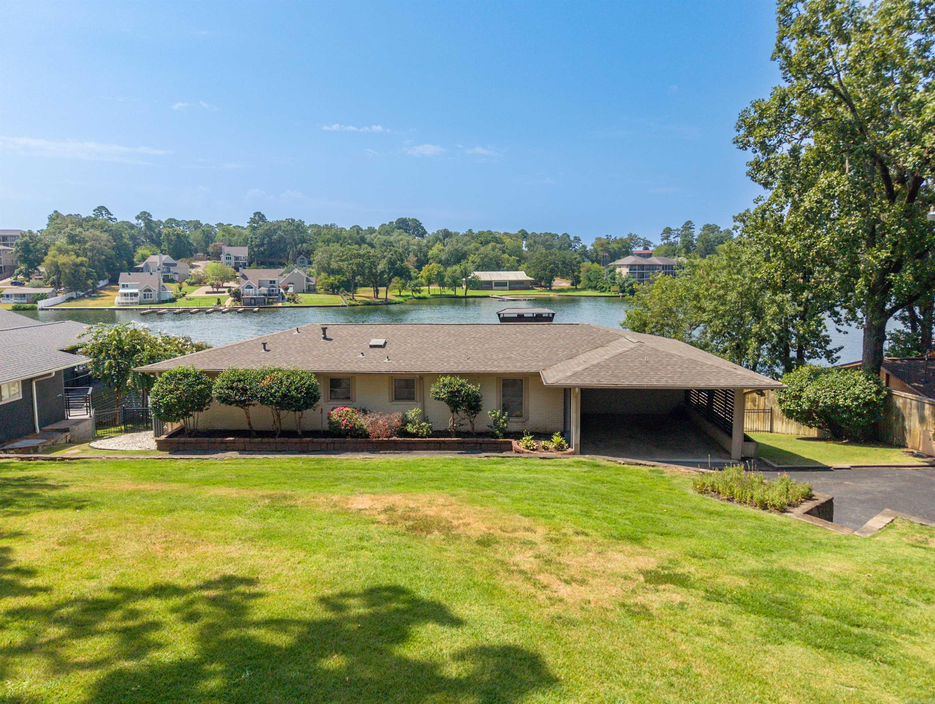 302 Long Island Drive Property Photo 1