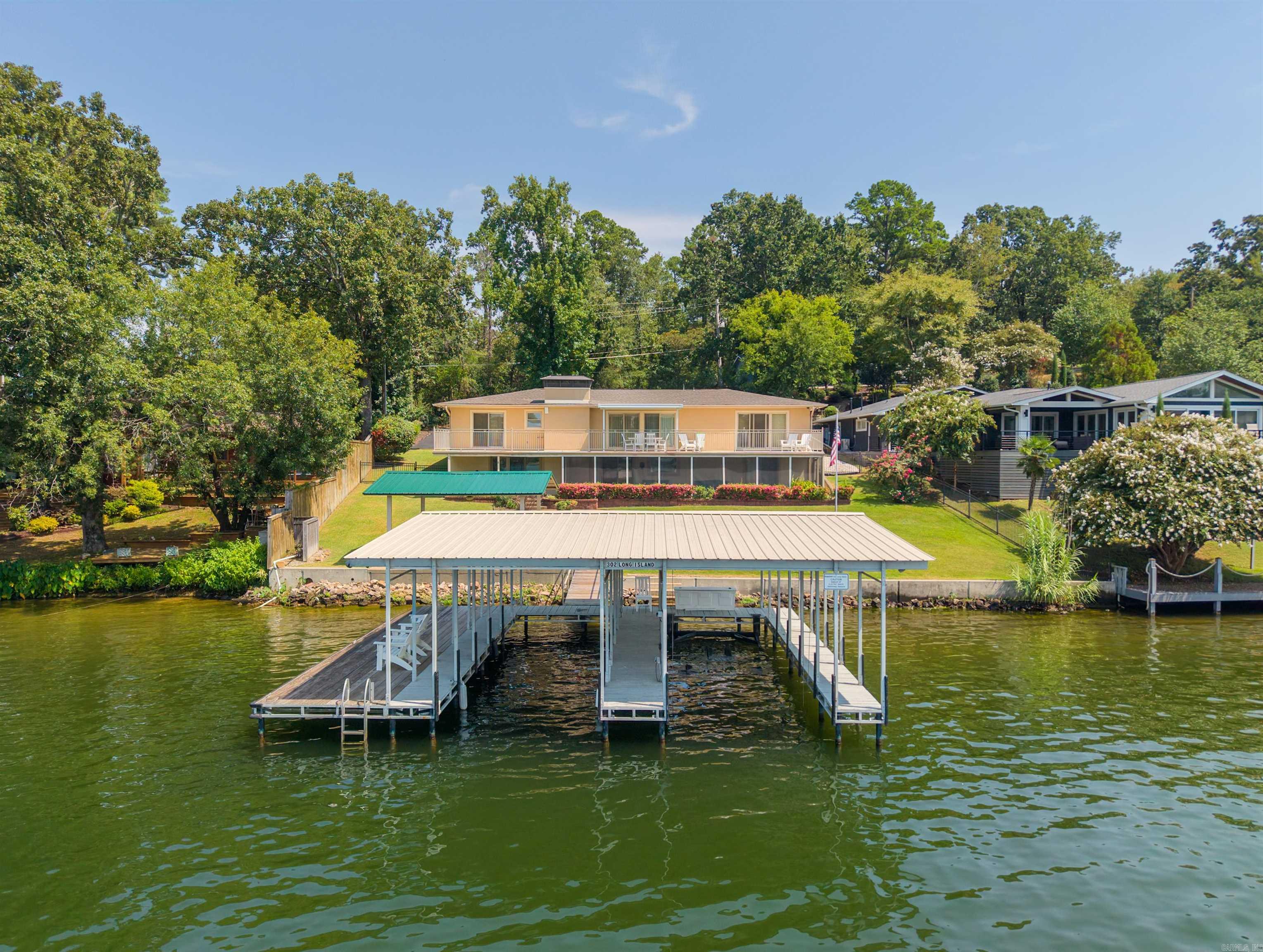302 Long Island Drive Property Photo 3