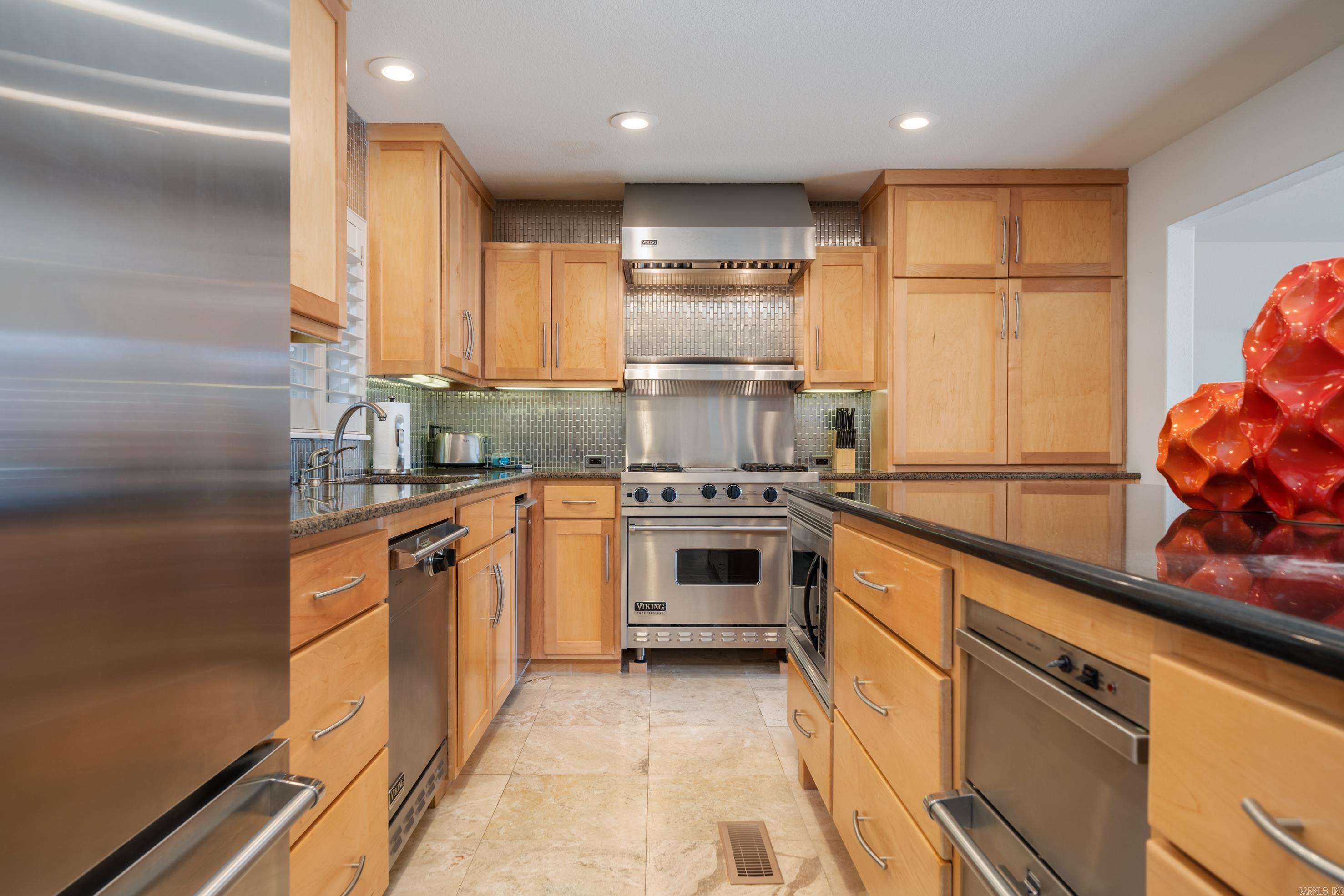 302 Long Island Drive Property Photo 13