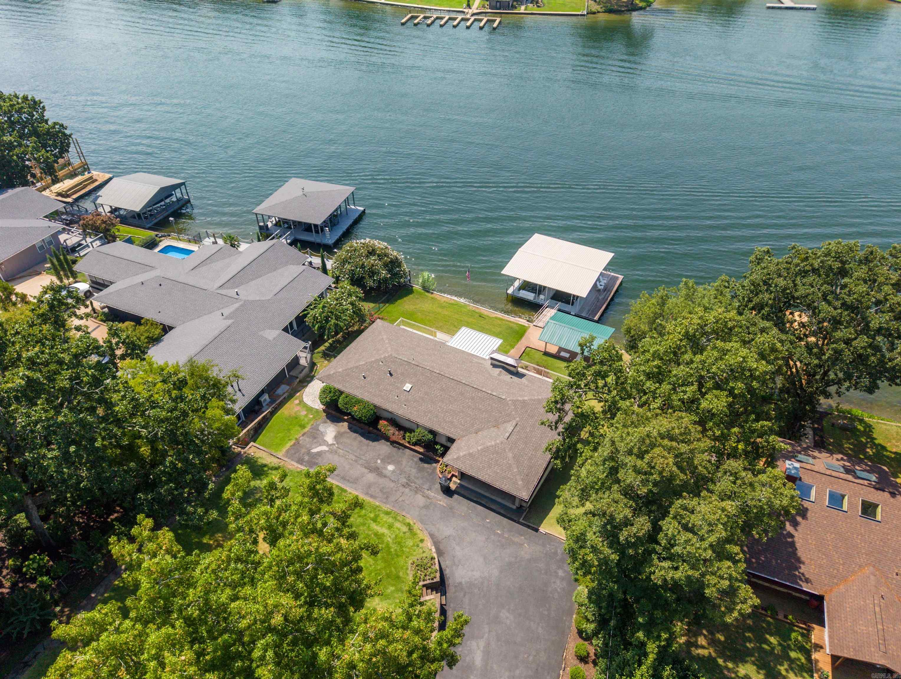 302 Long Island Drive Property Photo 28