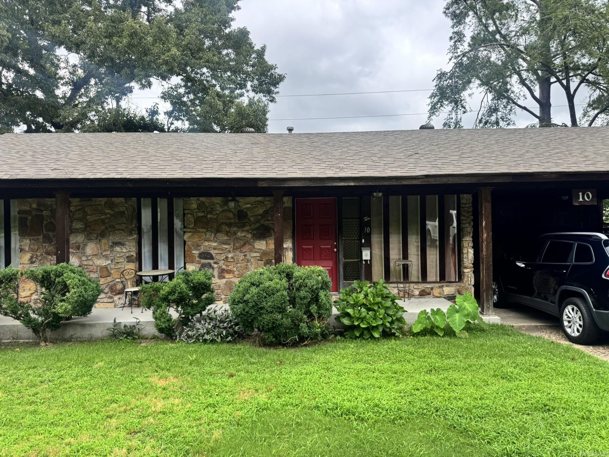 10 Overby Circle Property Photo 1