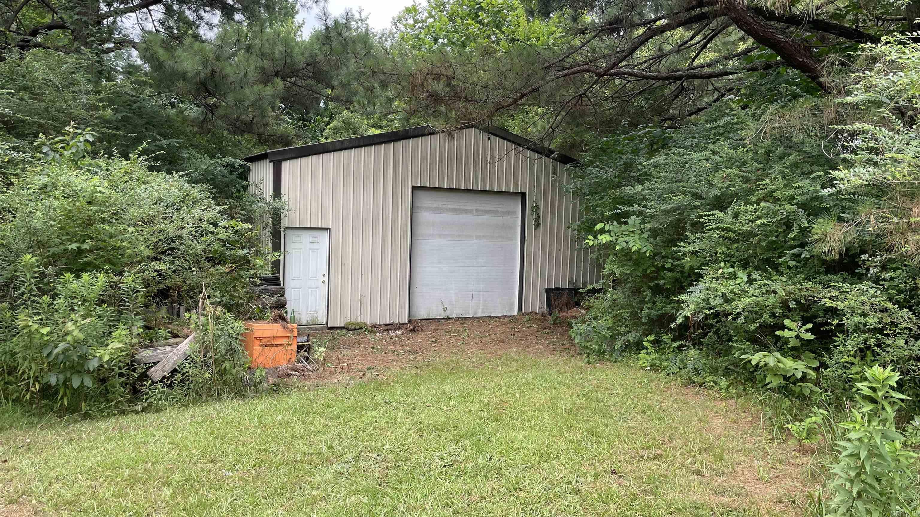6821 Old Tom Box Property Photo 3