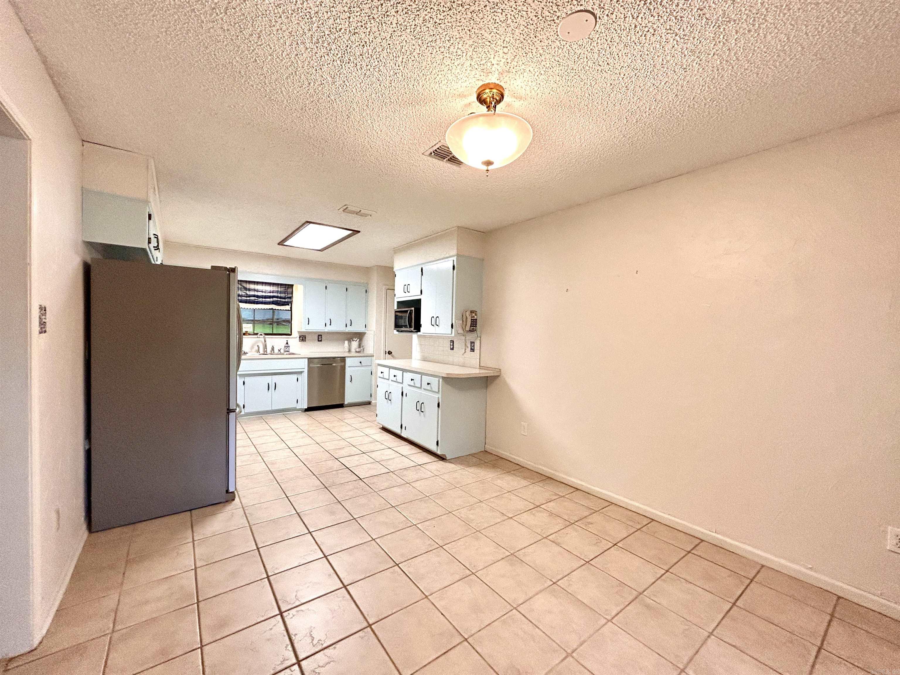2702 Woodvale Lane Property Photo 18