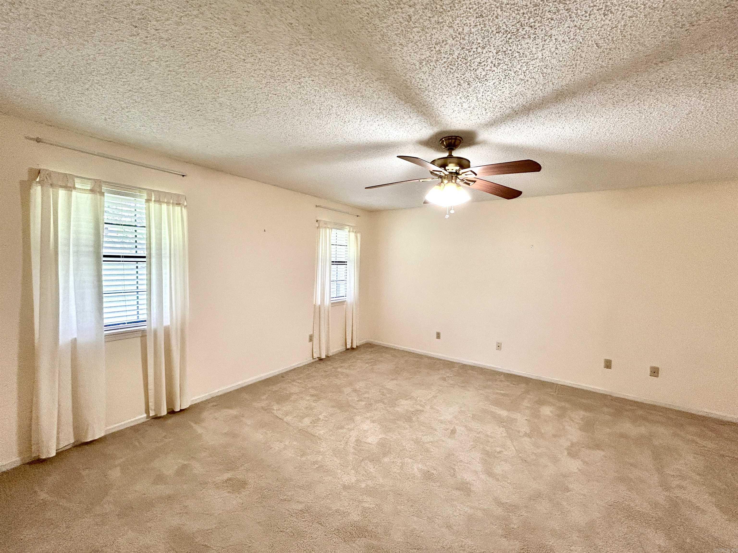 2702 Woodvale Lane Property Photo 30