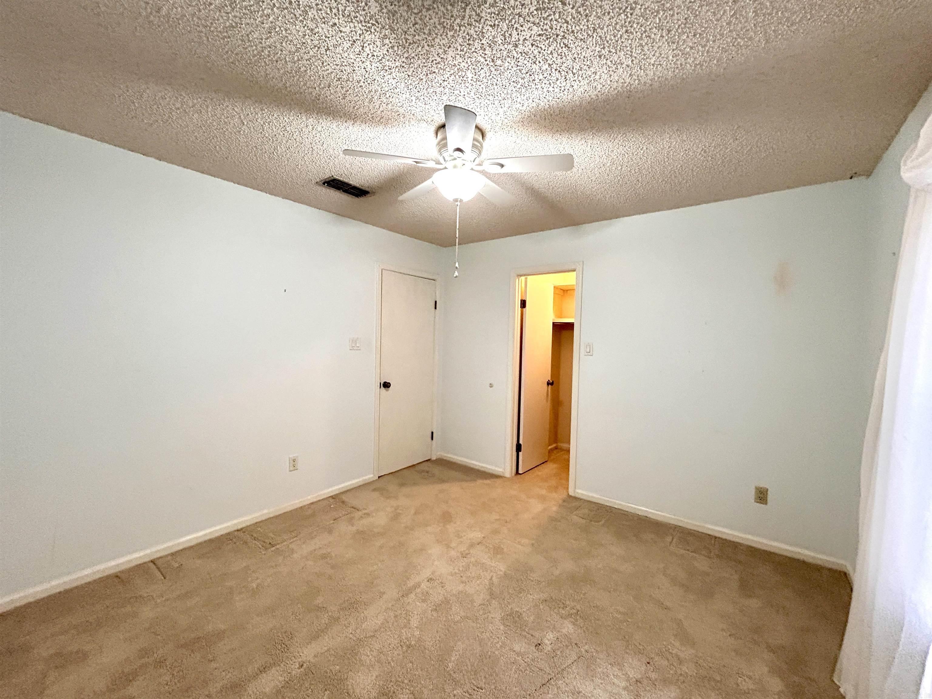 2702 Woodvale Lane Property Photo 34