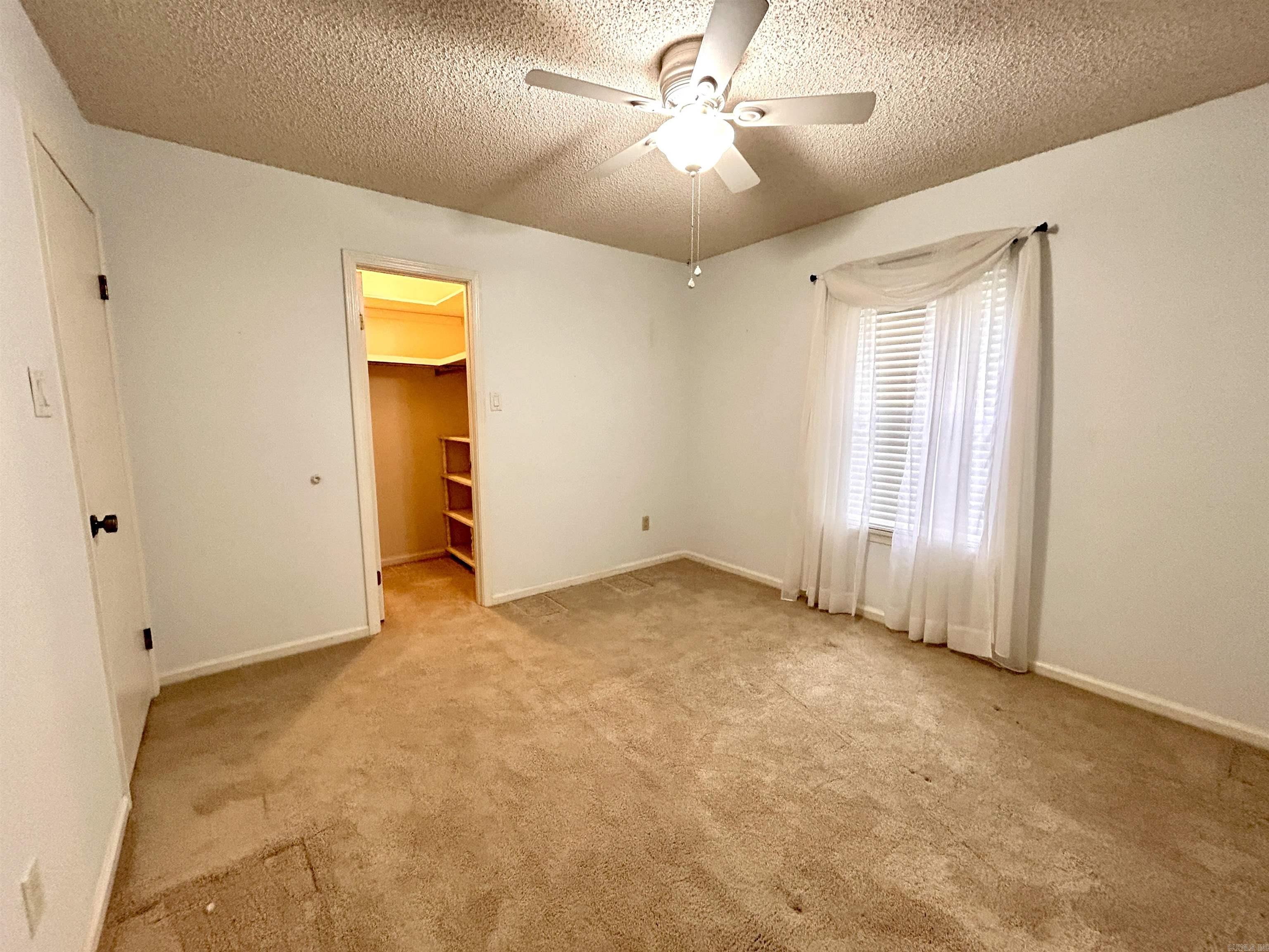 2702 Woodvale Lane Property Photo 35
