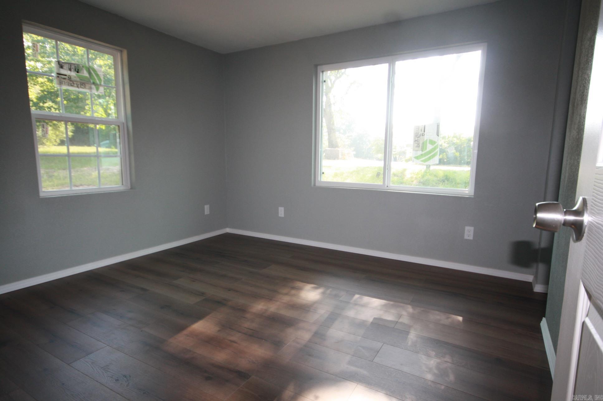 1205 N Walters Avenue Property Photo 6