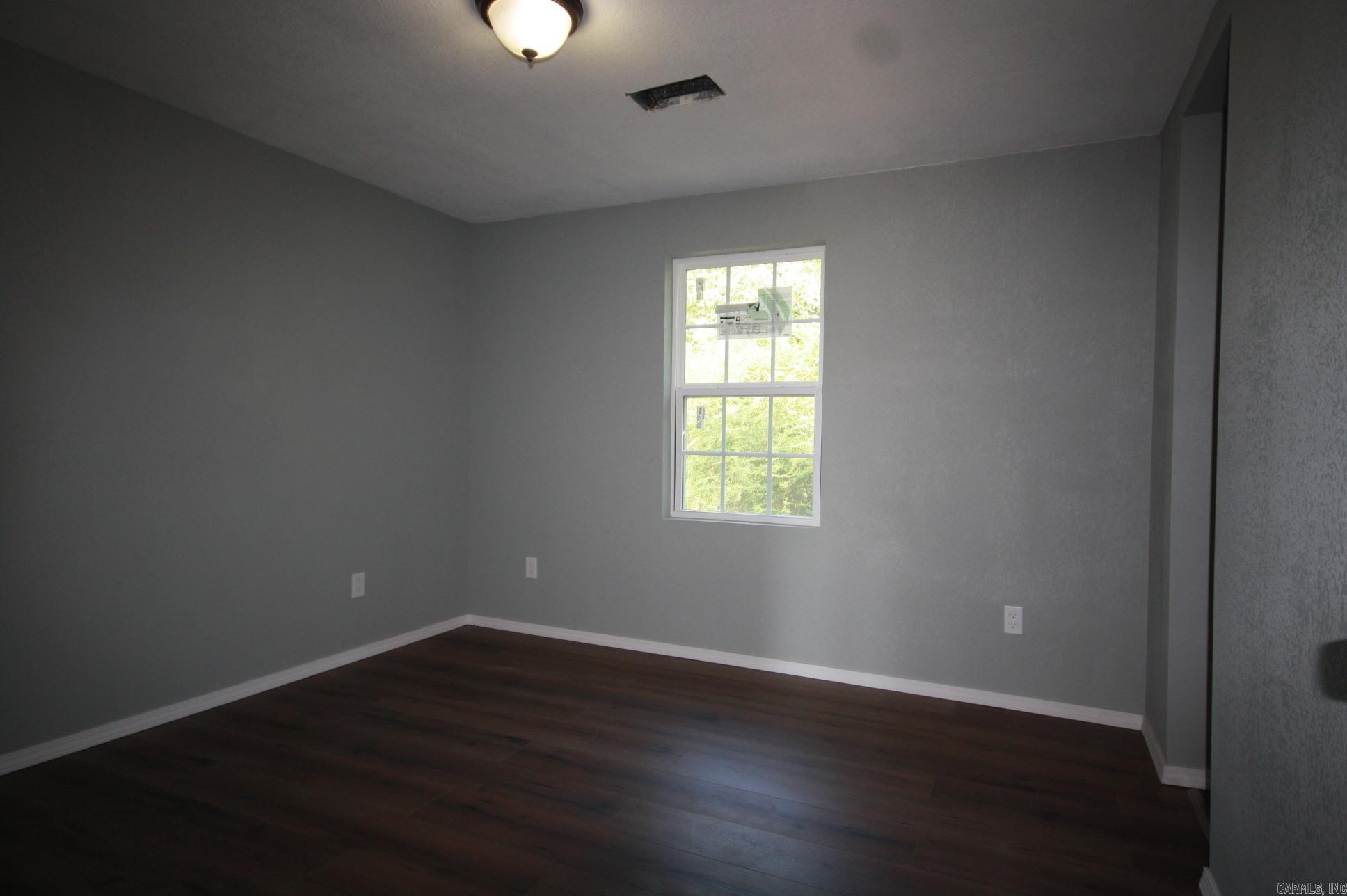 1205 N Walters Avenue Property Photo 7
