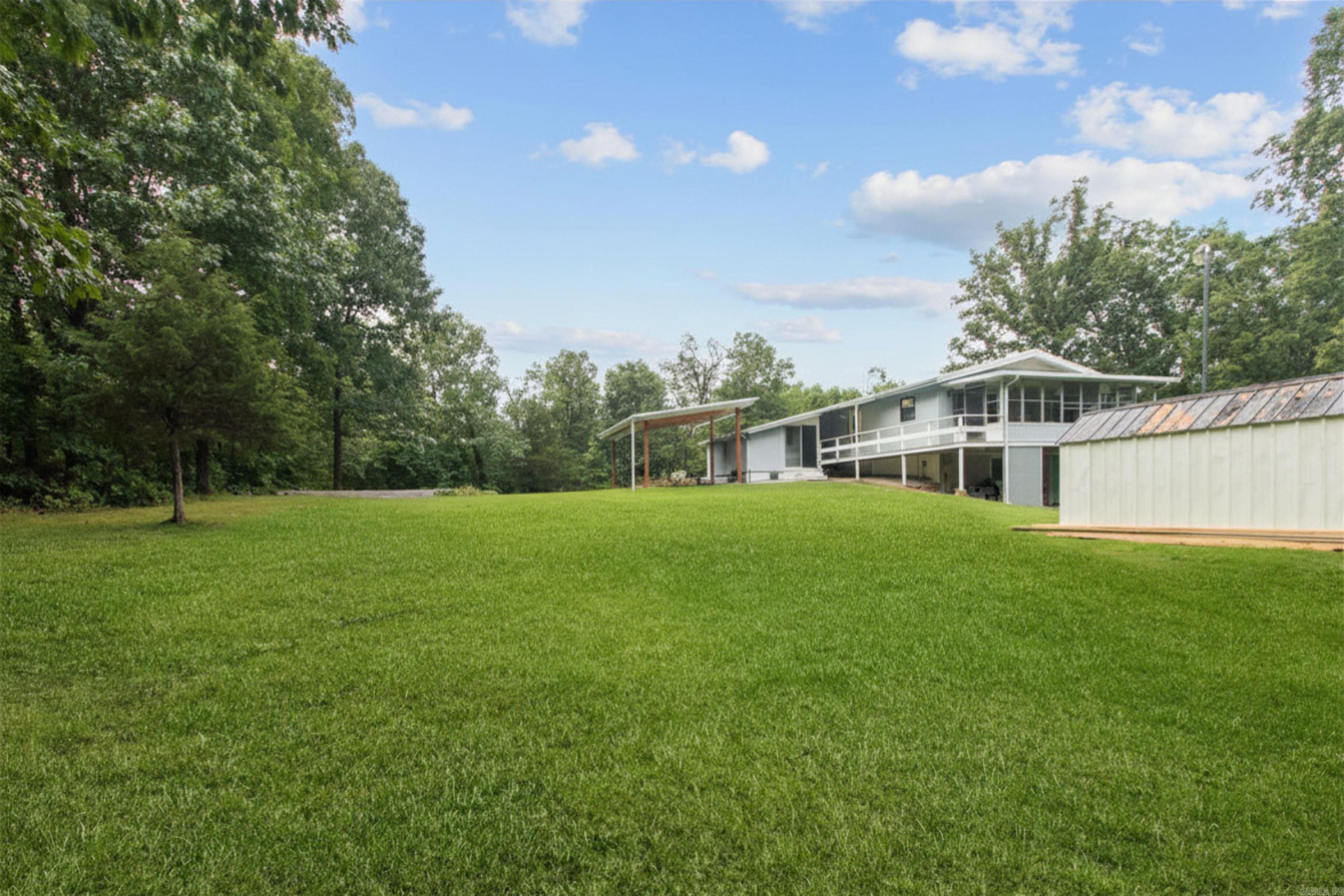 2510 Crescent Dr Property Photo 2