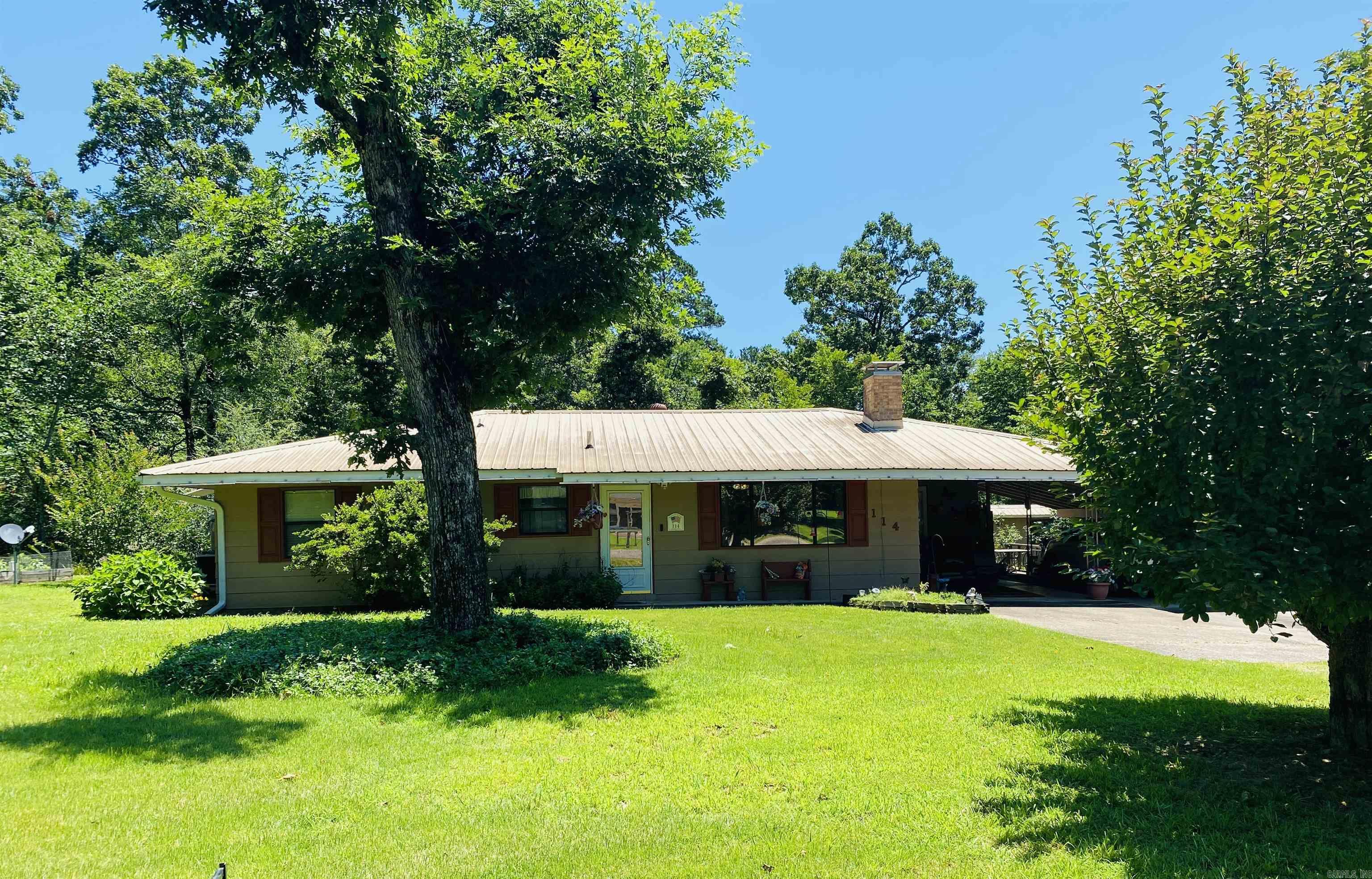 114 Walker Drive Property Photo 1