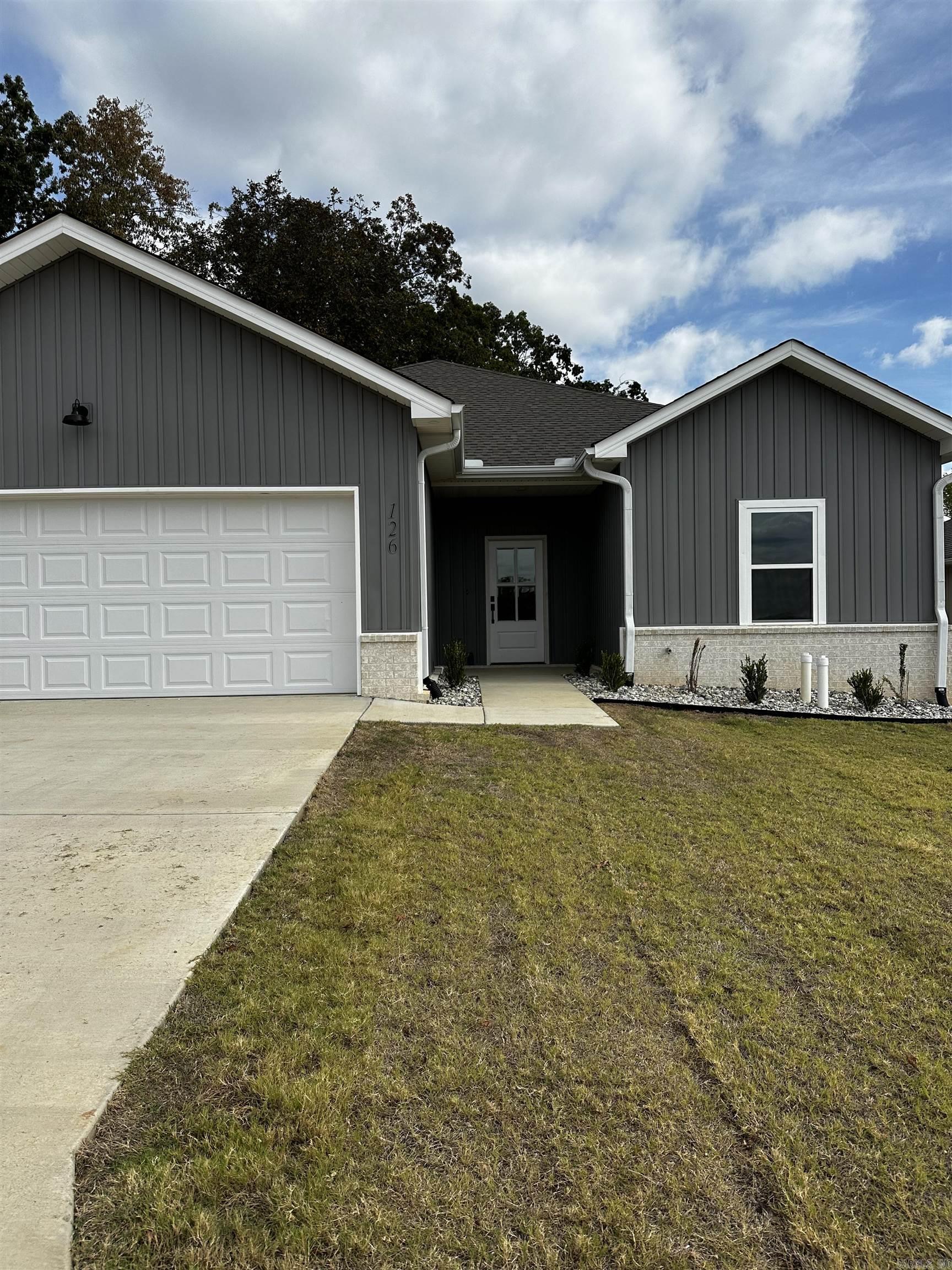 126 Everest Street Property Photo 1