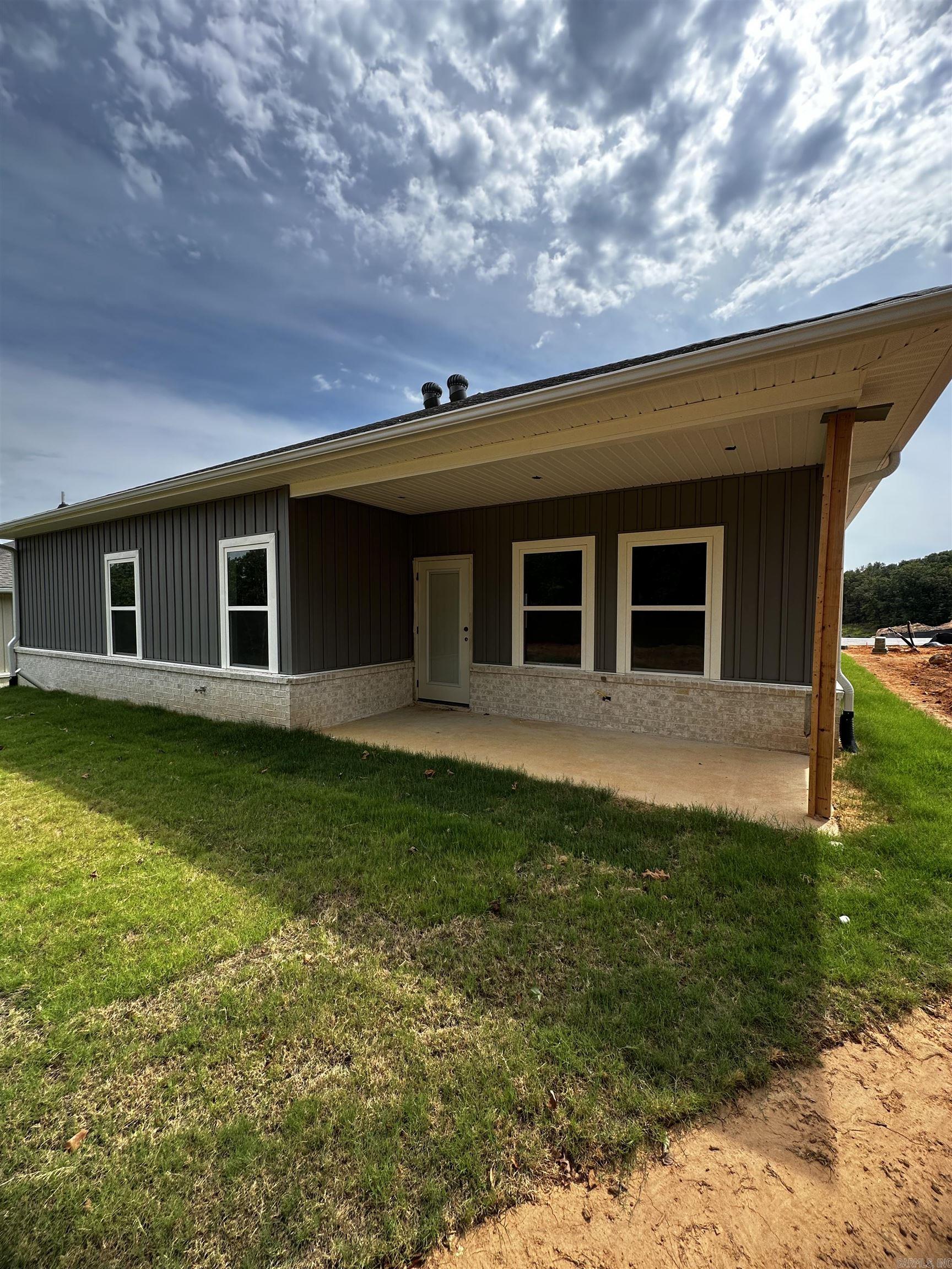 126 Everest Street Property Photo 3