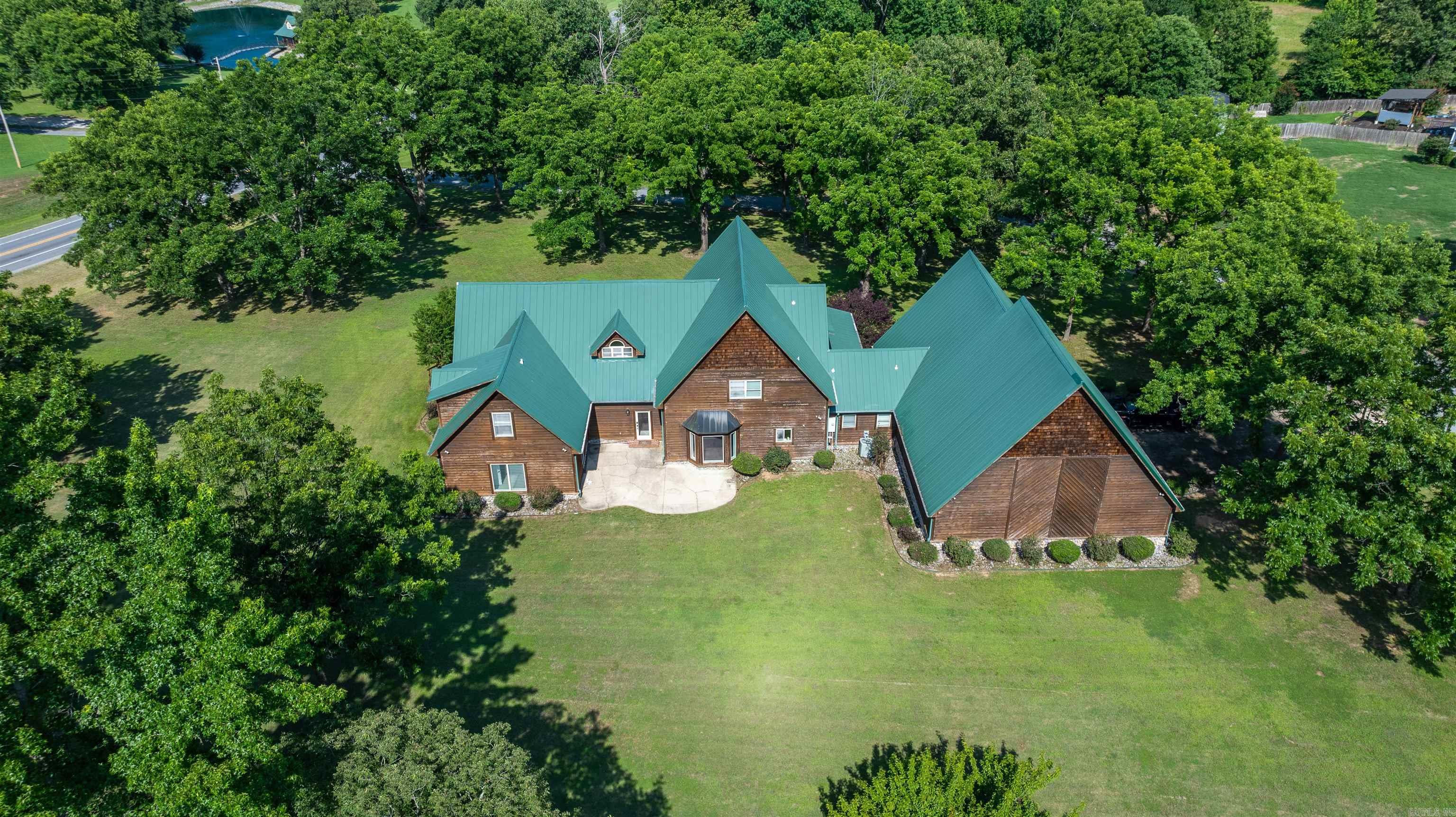 100 Plantation Lane Property Photo 4