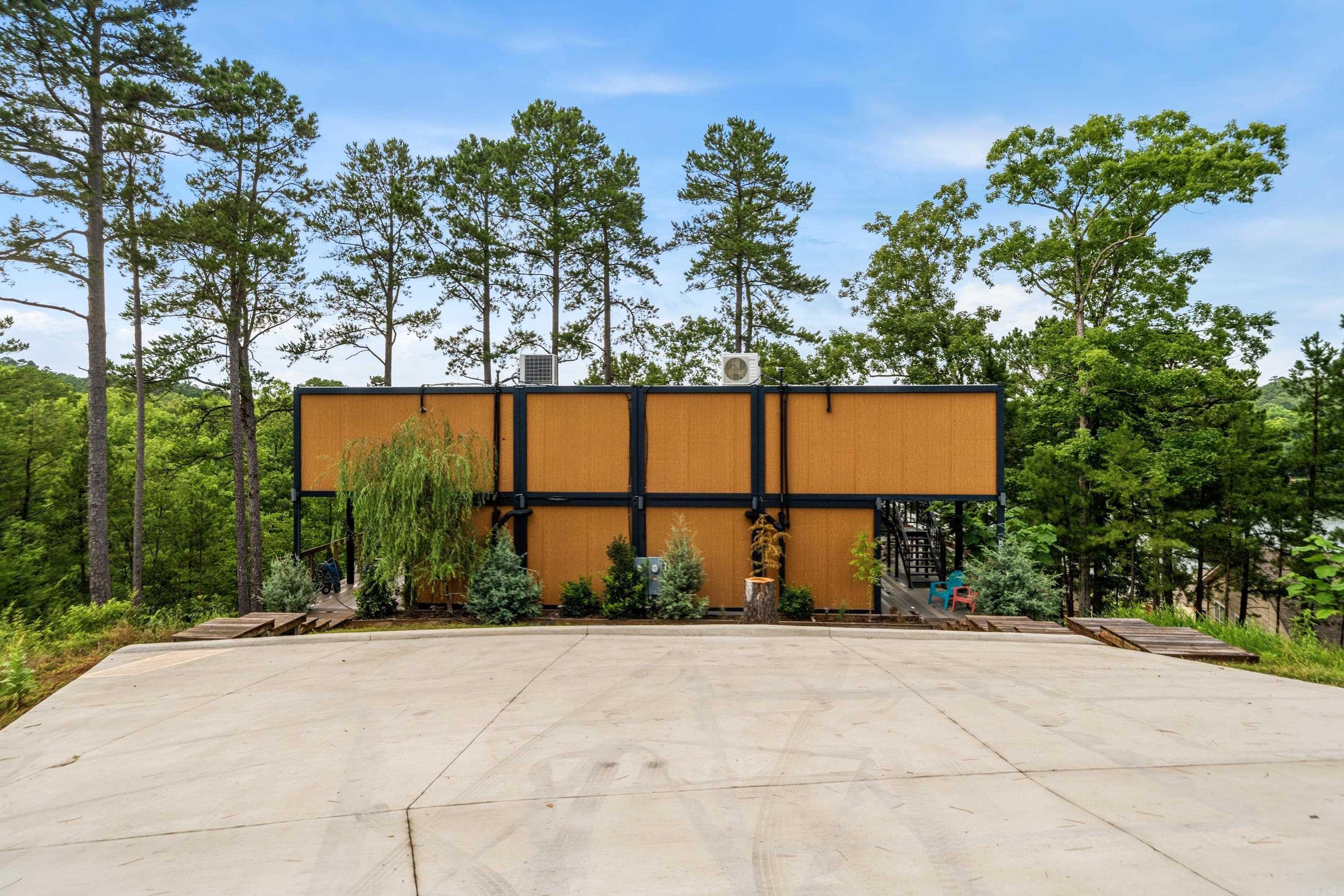 124 Waterfall Court Property Photo 4