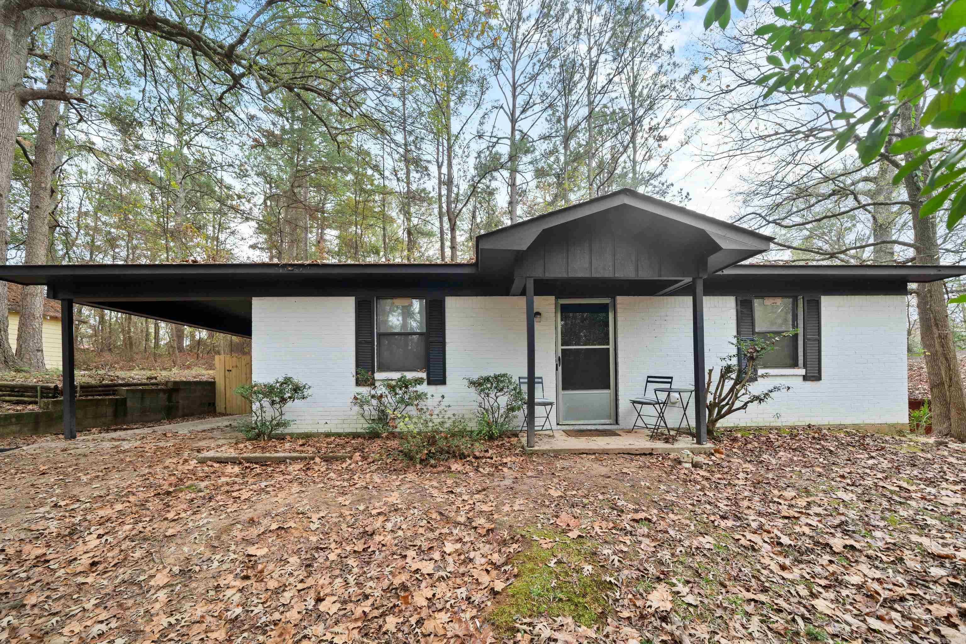 1613 O'Connell Street Property Photo 1