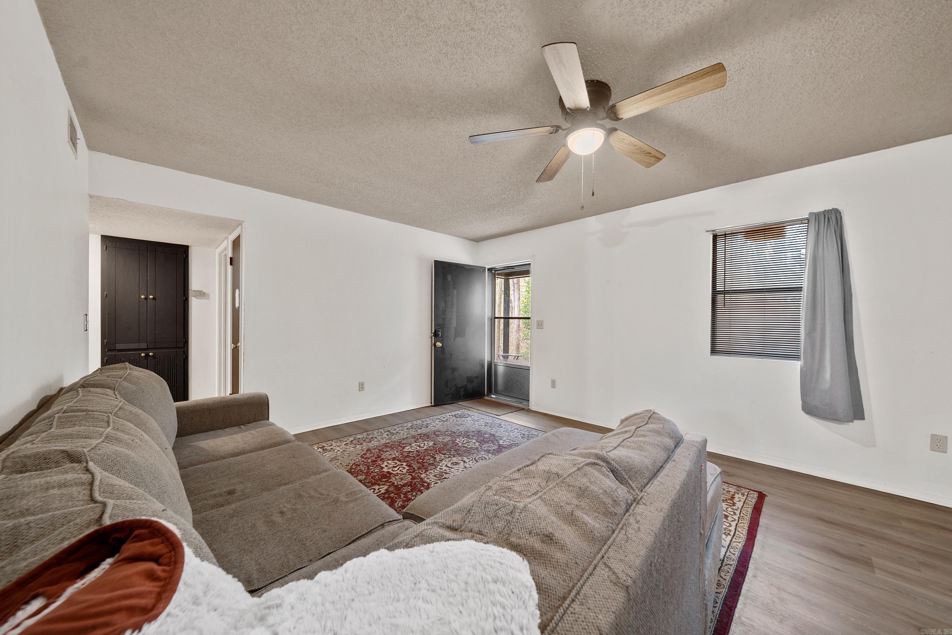 1613 O'connell Street Property Photo 5