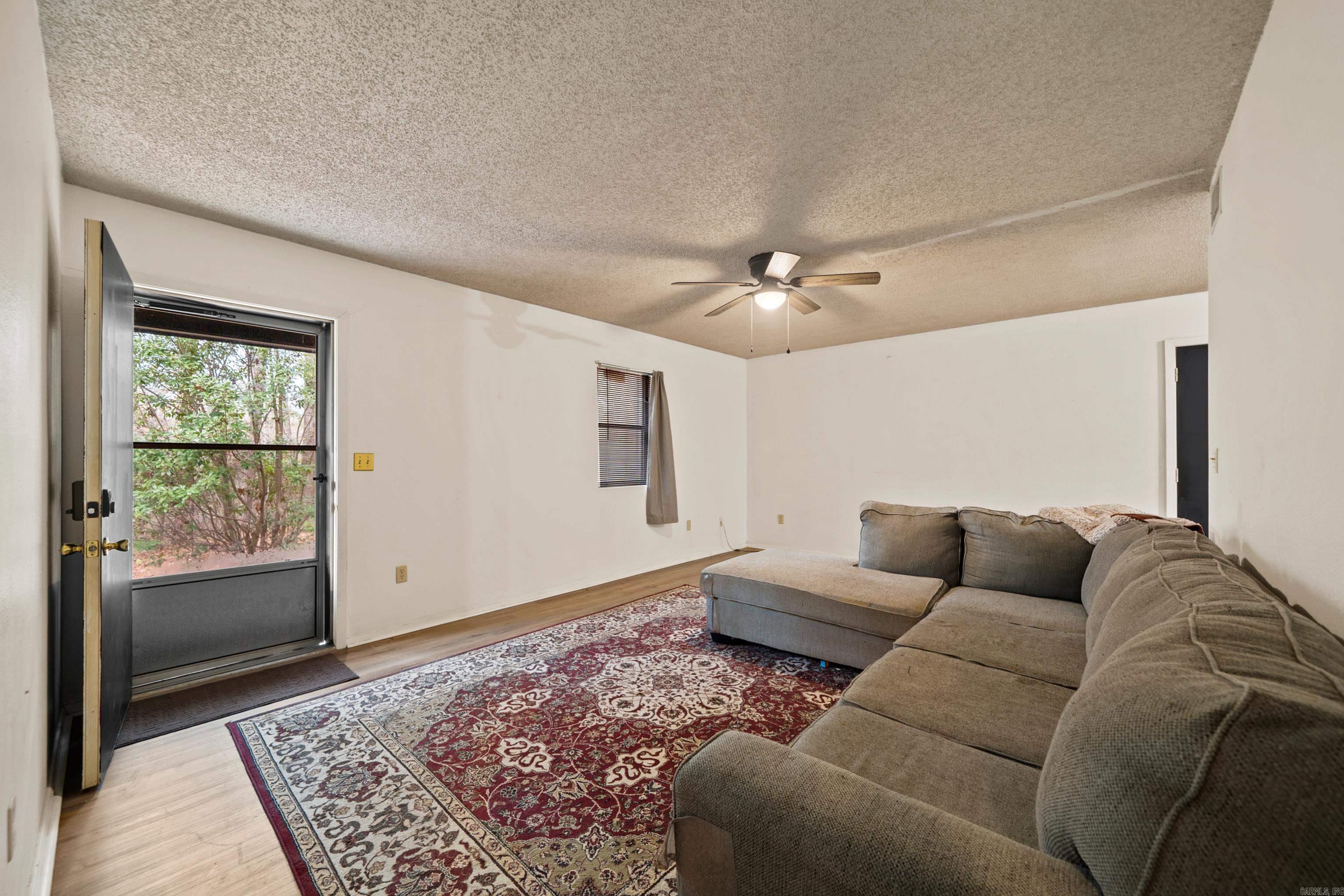 1613 O'connell Street Property Photo 6