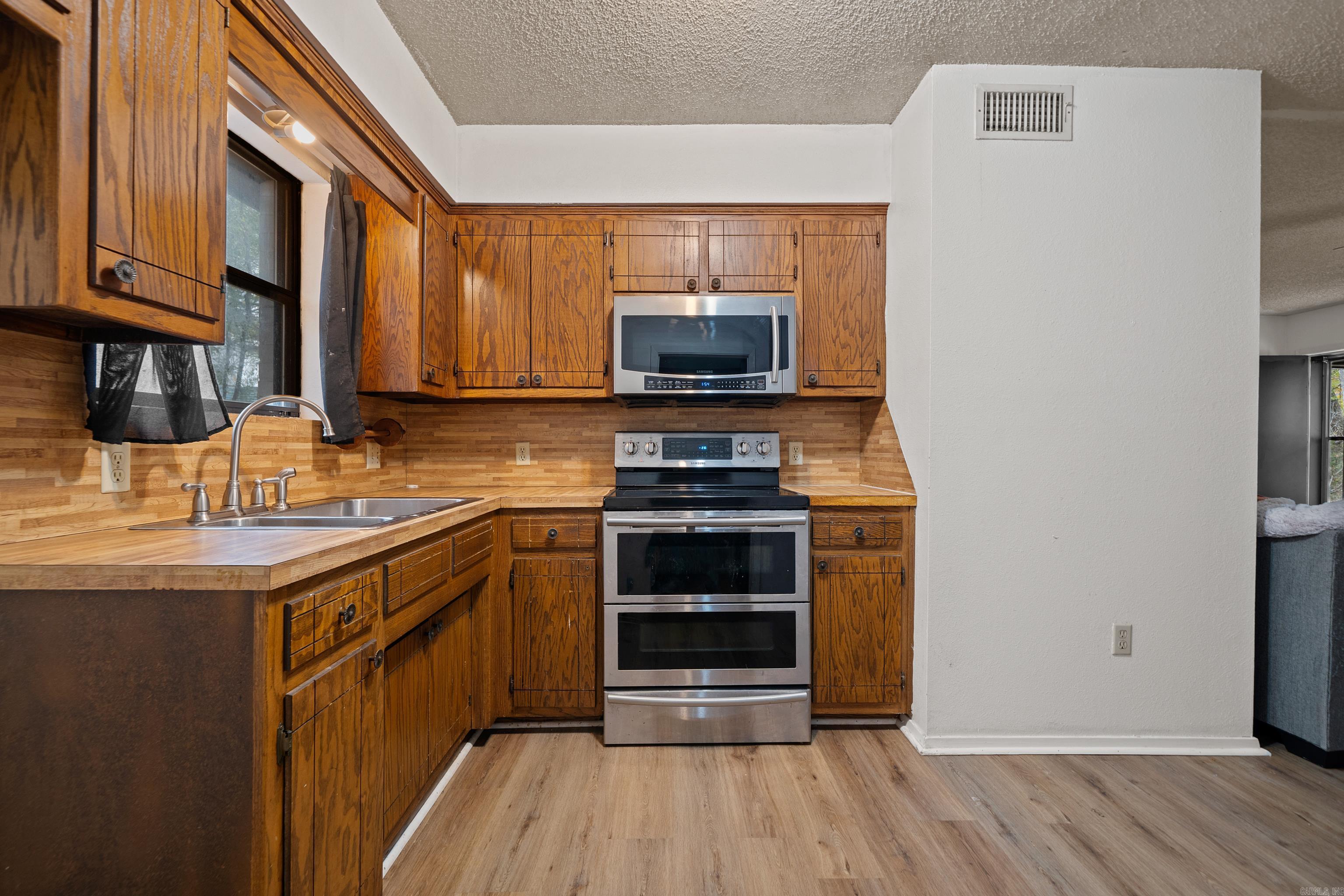1613 O'connell Street Property Photo 12