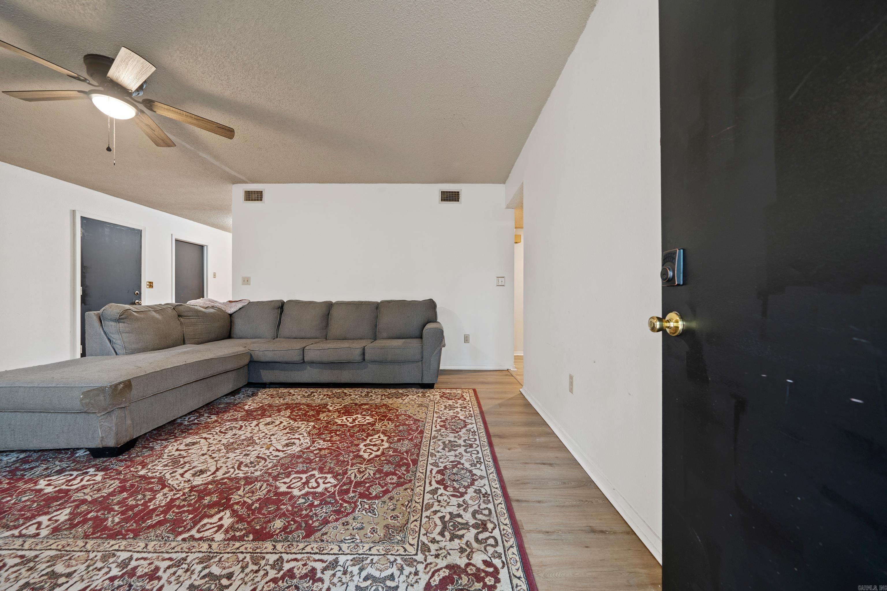 1613 O'connell Street Property Photo 14