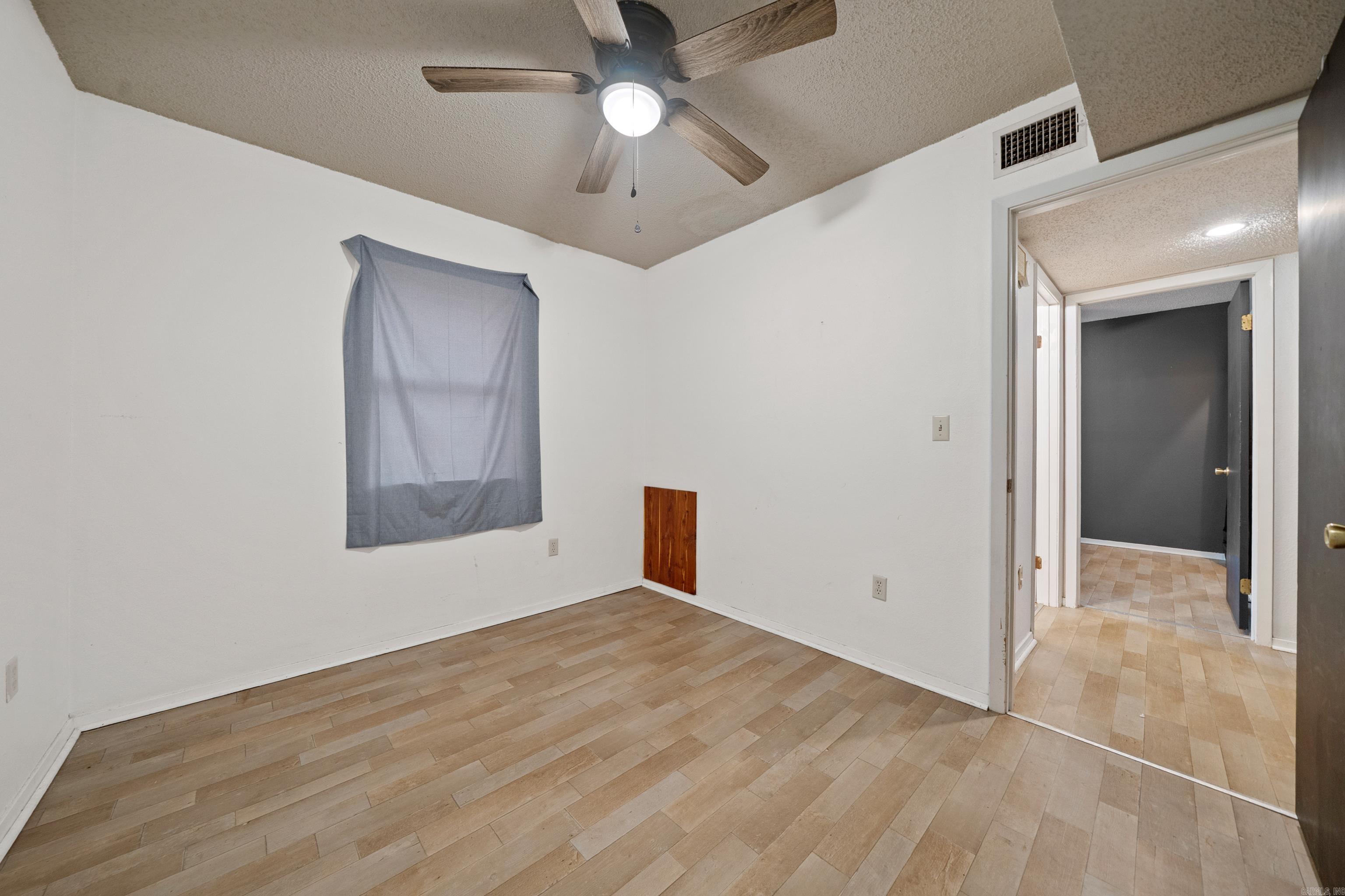 1613 O'connell Street Property Photo 18