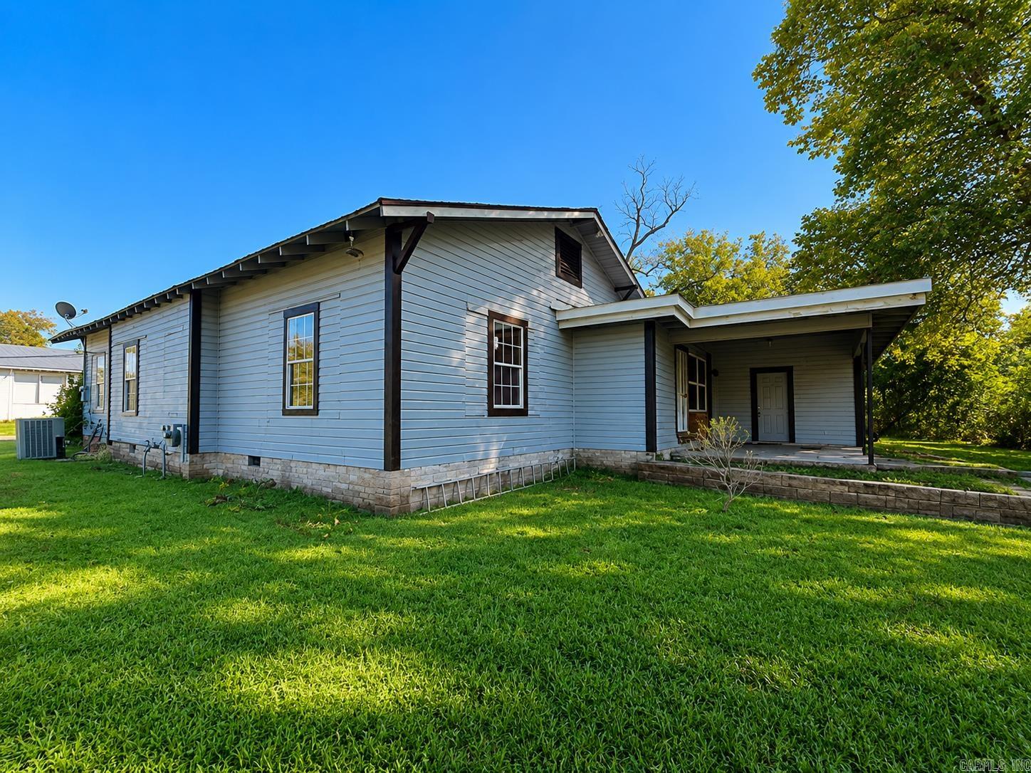 501 N Pine Property Photo 3