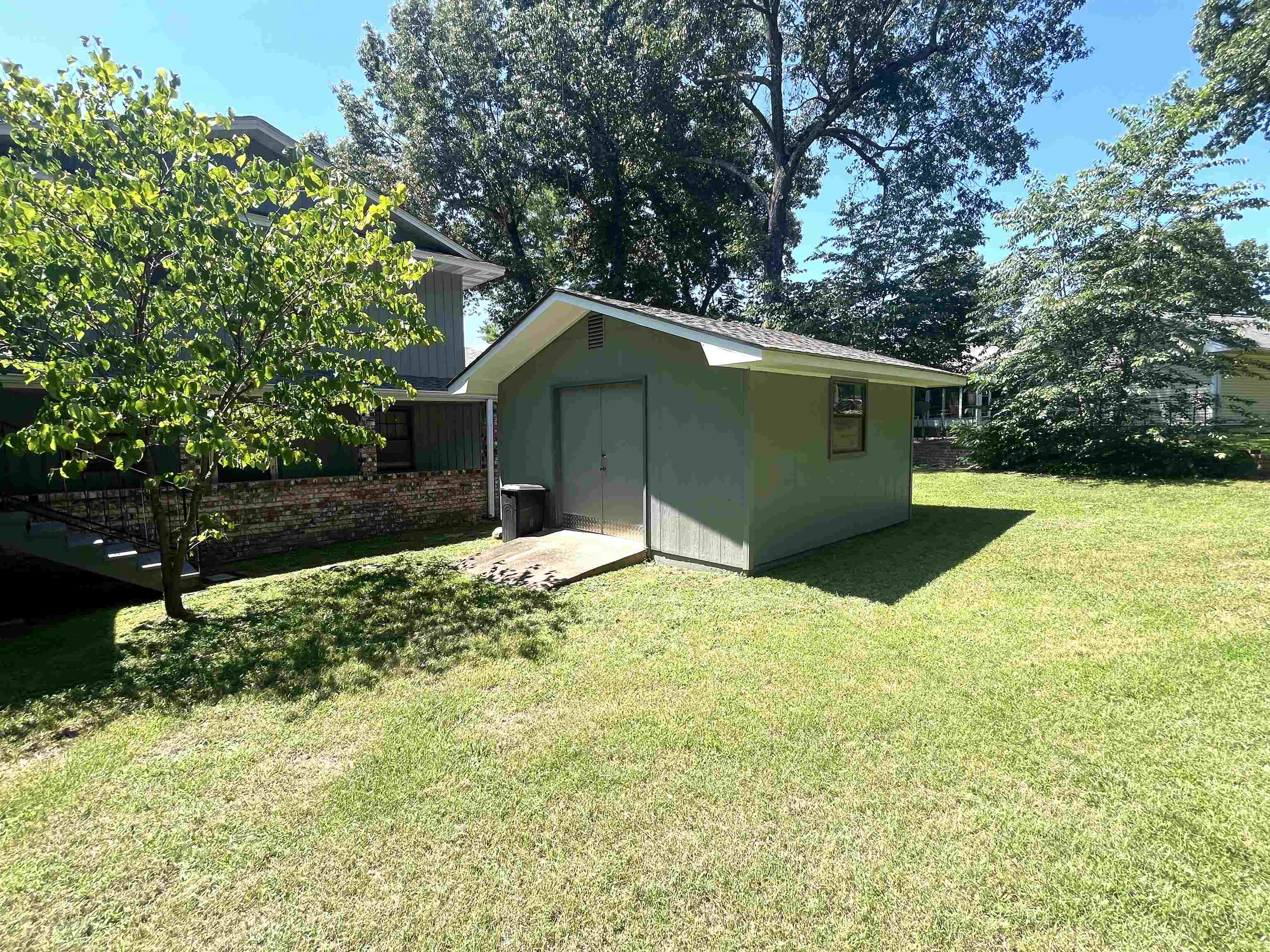 110 Emerald Lane Property Photo 5