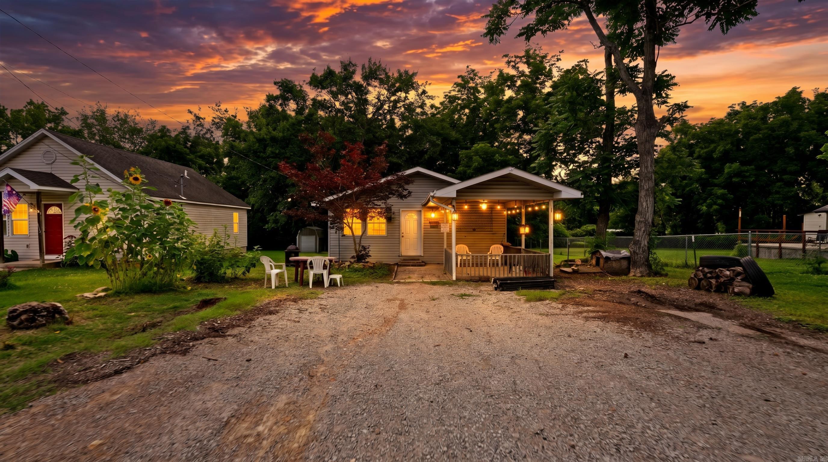 800 Waverly Road Property Photo 1