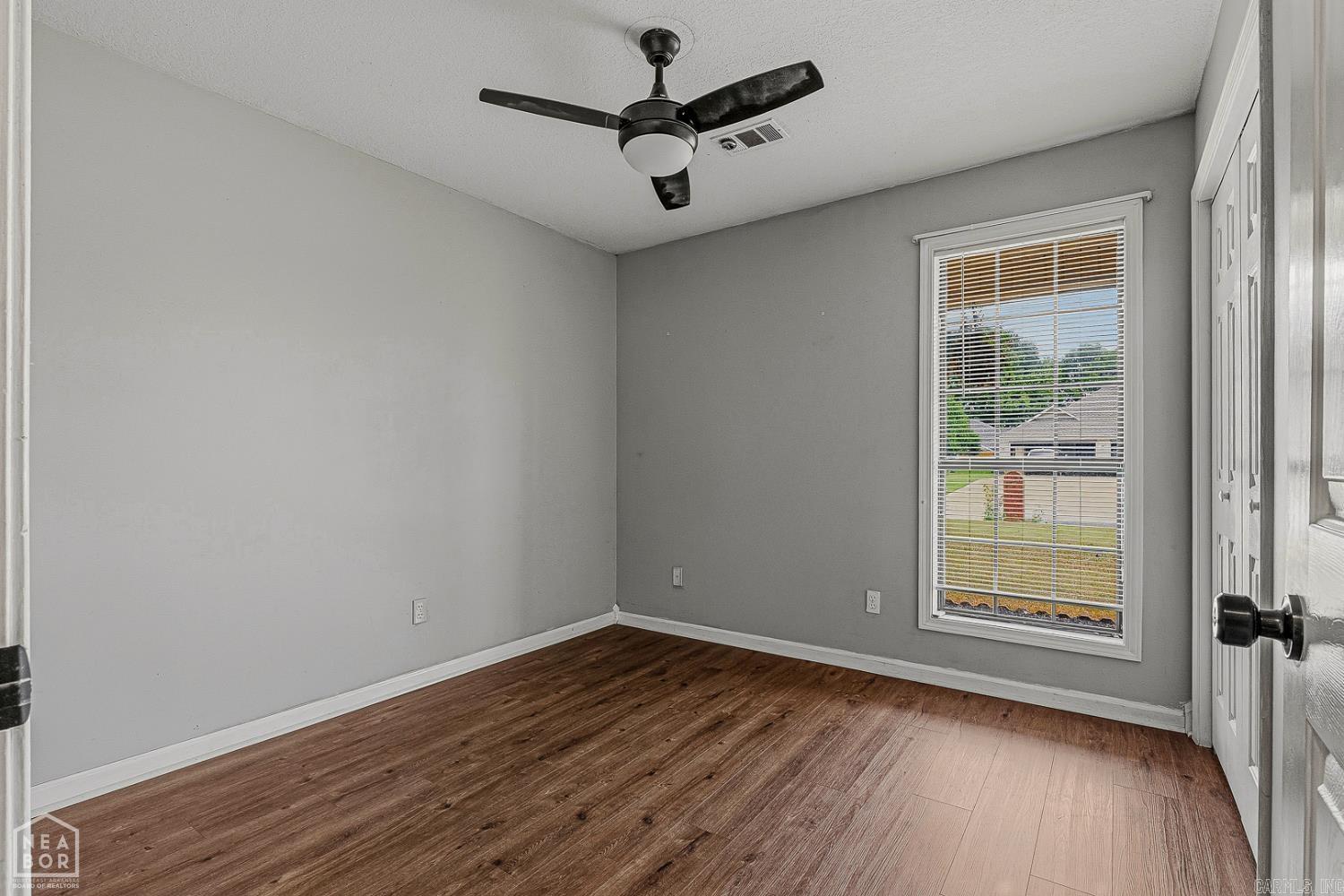 5437 Summer Place Property Photo 7