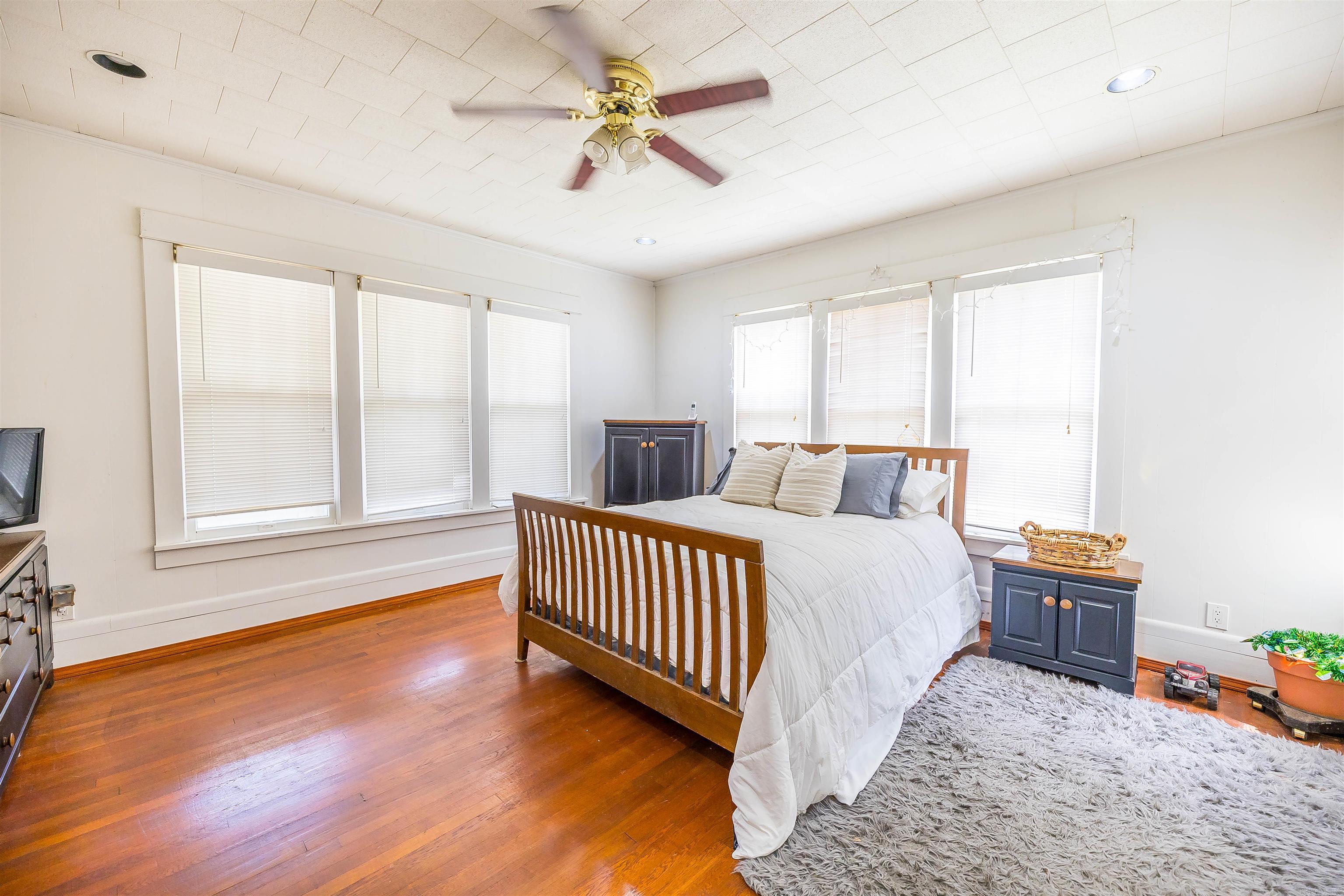 206 S Newton Avenue Property Photo 13