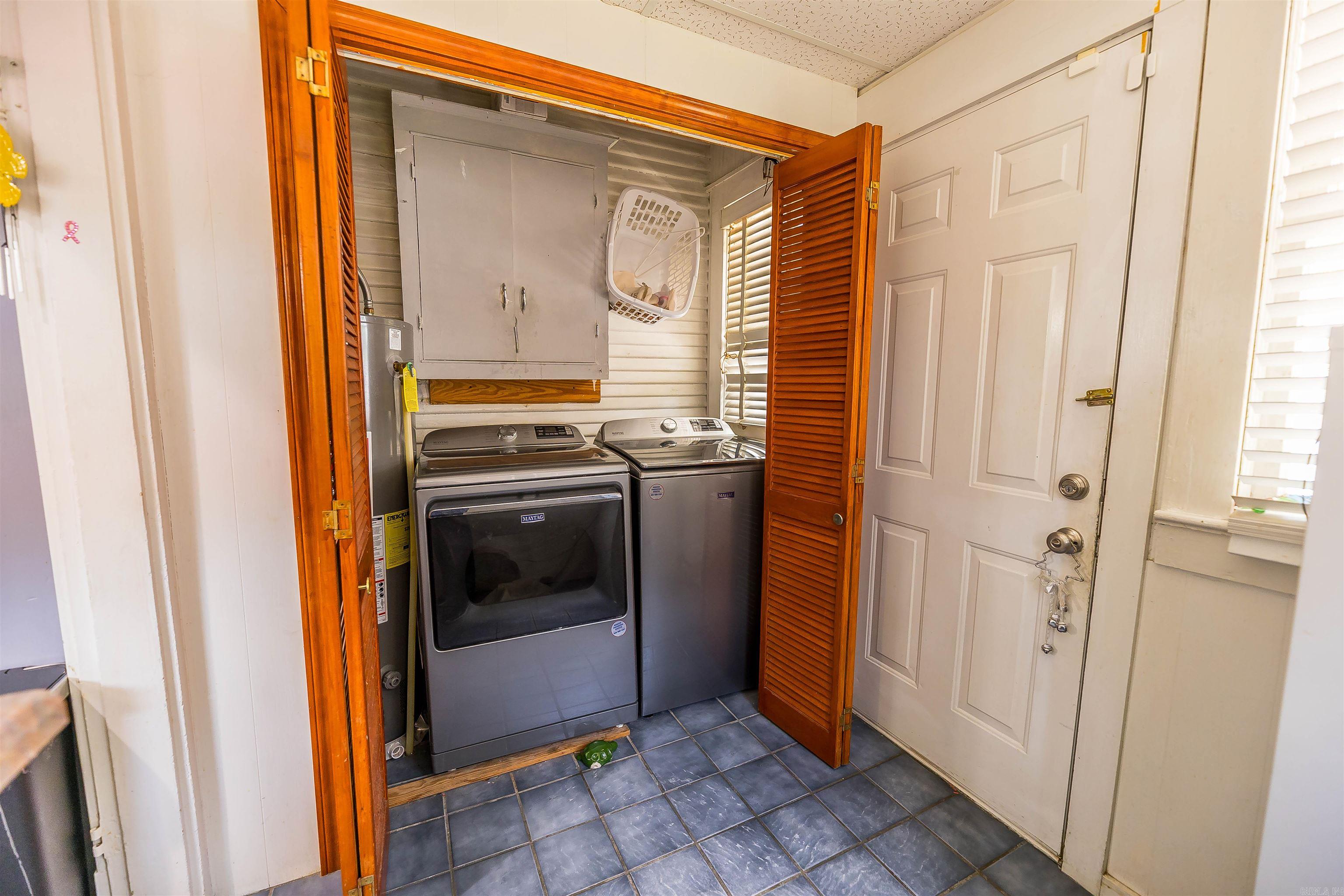 206 S Newton Avenue Property Photo 22