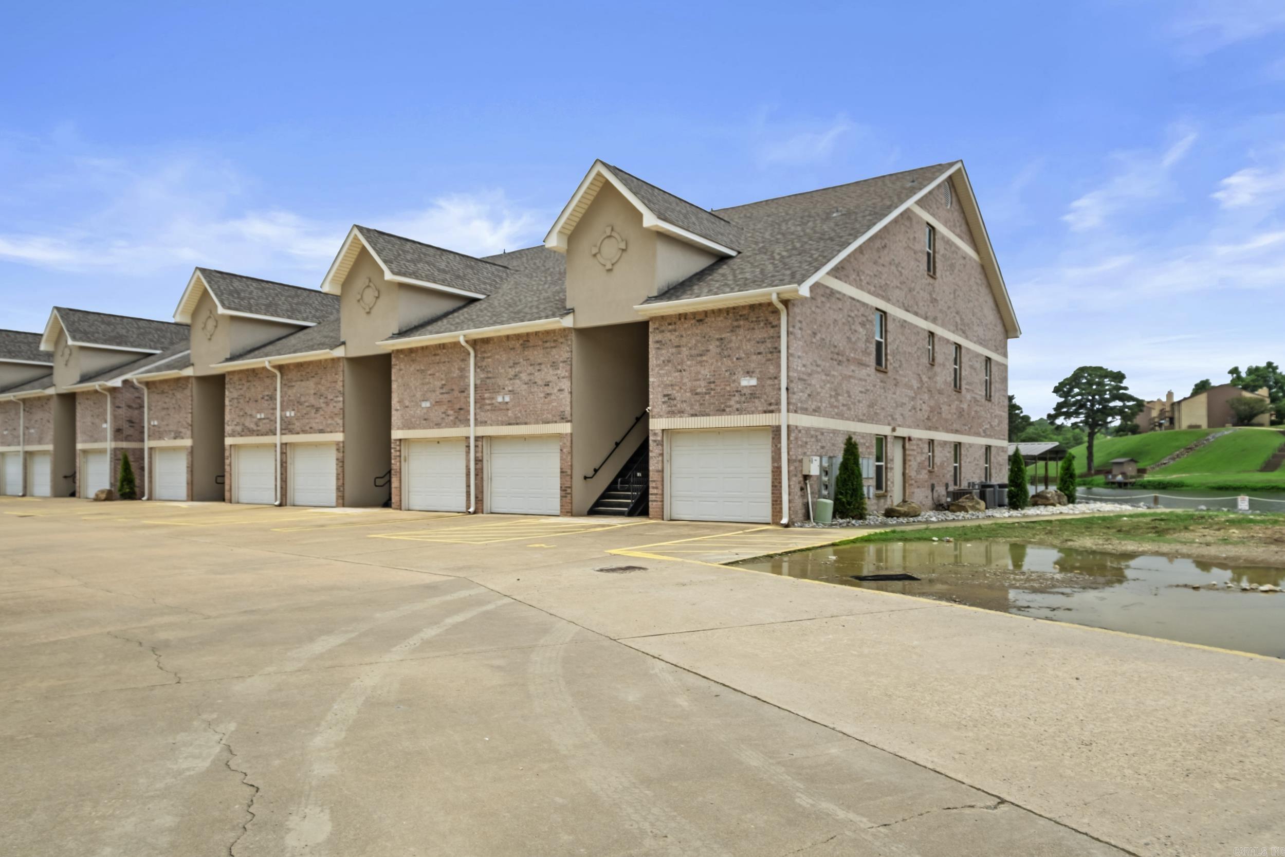 532 Grand Point Drive B2 Property Photo 3