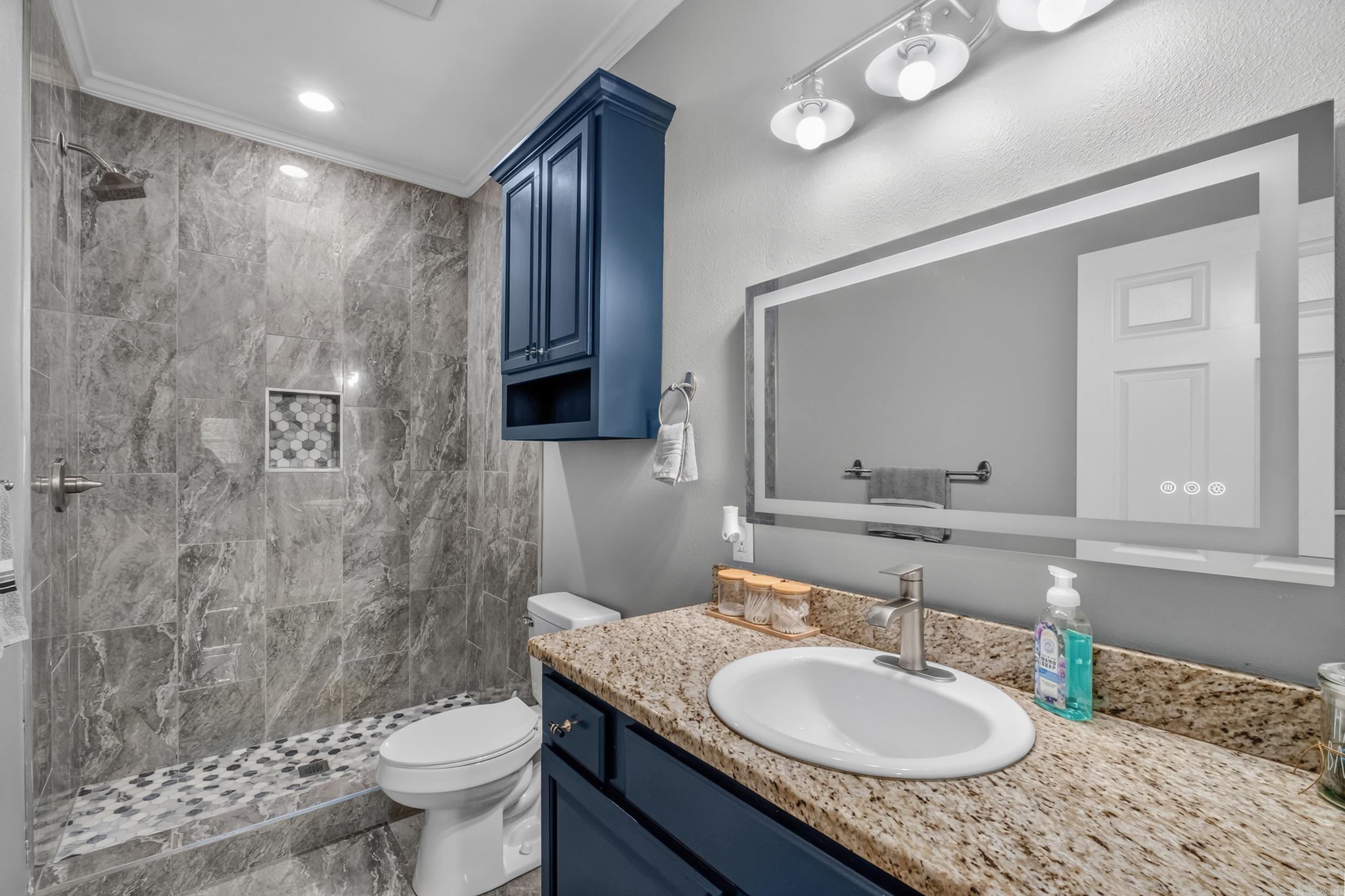 532 Grand Point Drive B2 Property Photo 9